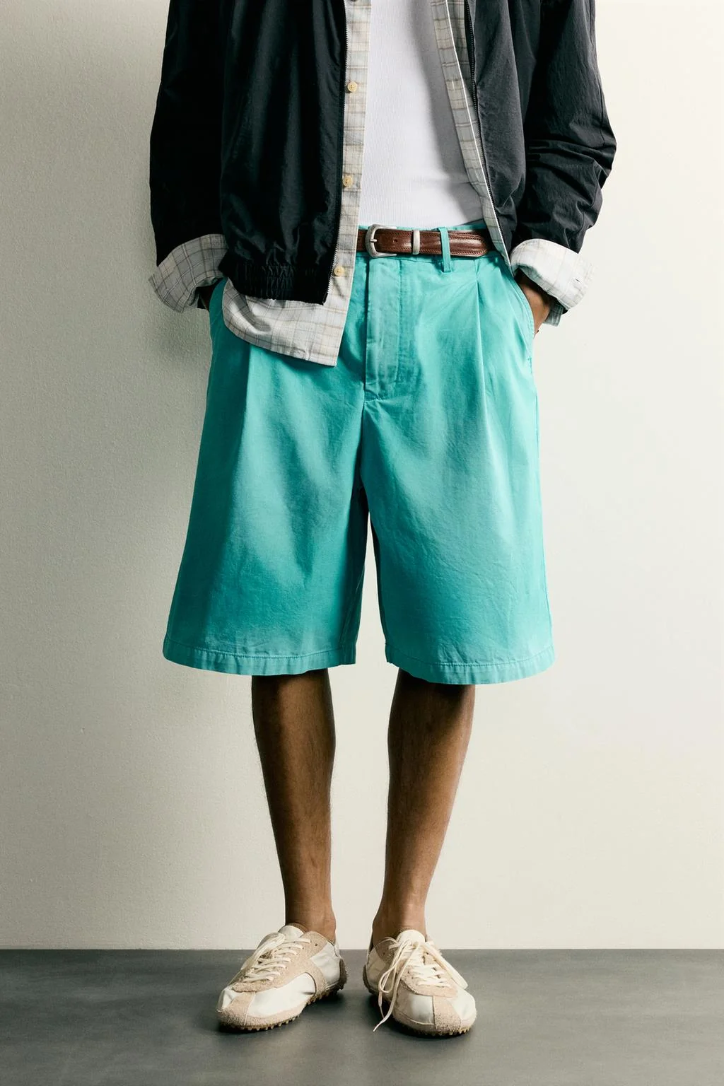 RELAXED FIT PLEATED WASHED BERMUDA SHORTS