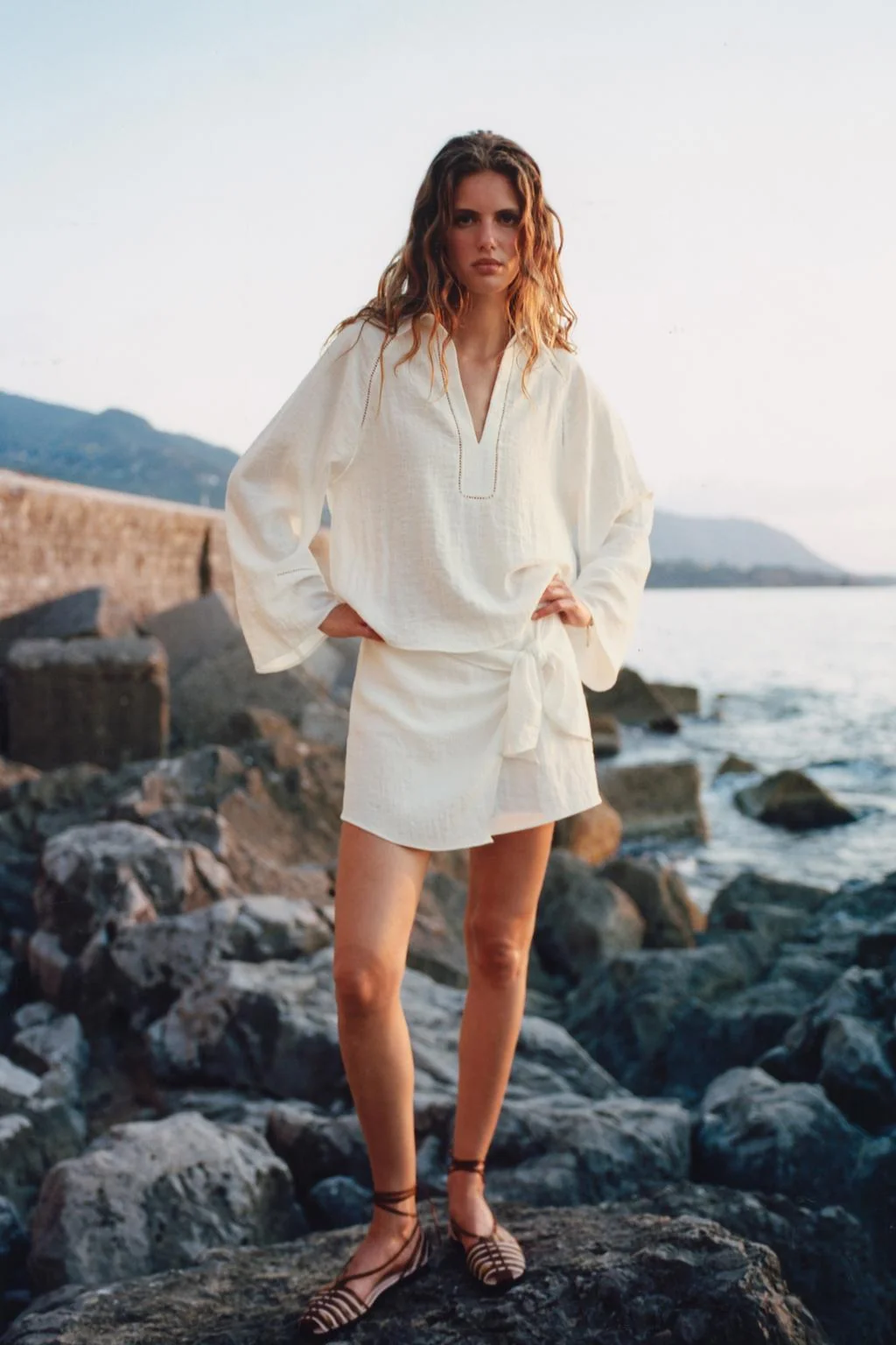 LACE TRIM SHIRT