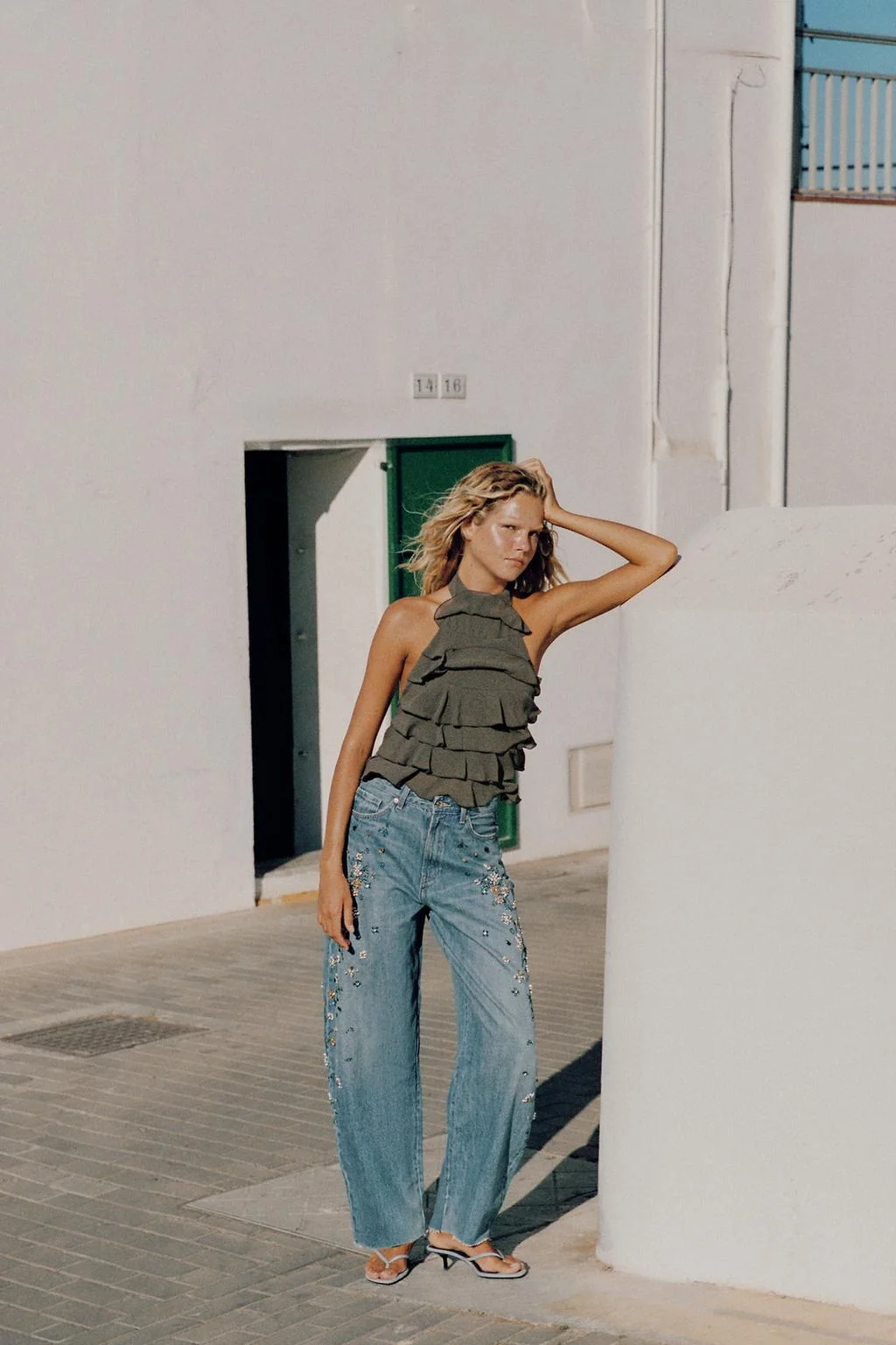TRF HIGH-WAIST EMBROIDERED BARREL JEANS