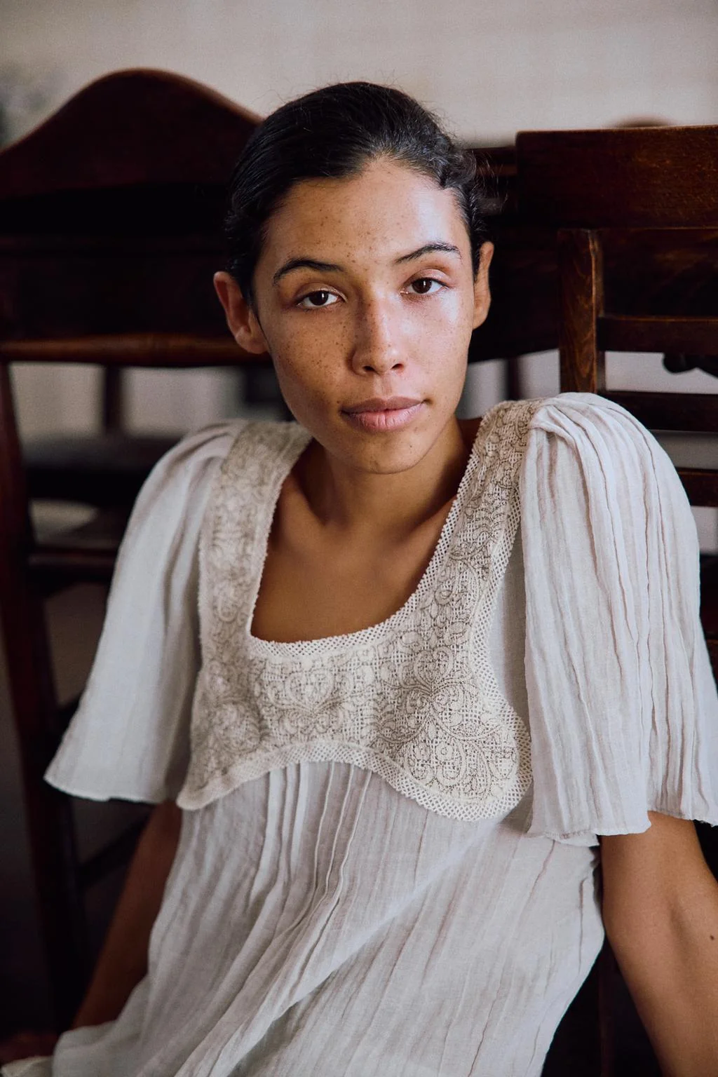 EMBROIDERED LACE COMBINED TOP