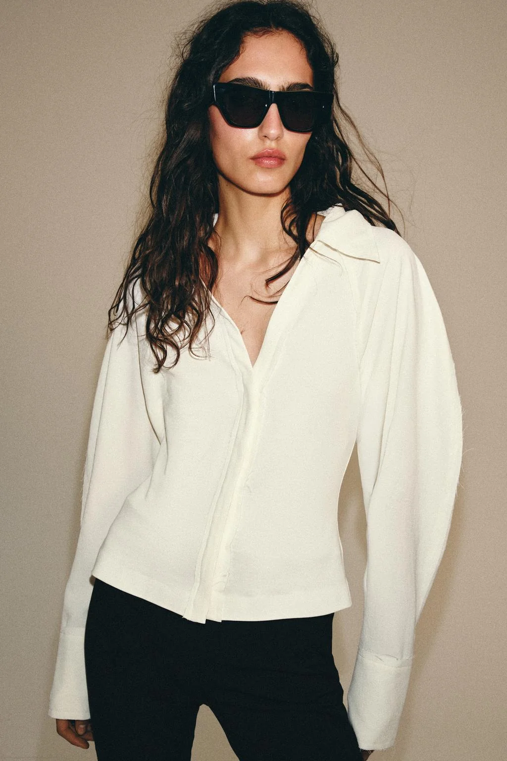 CONTRAST FABRIC TOP