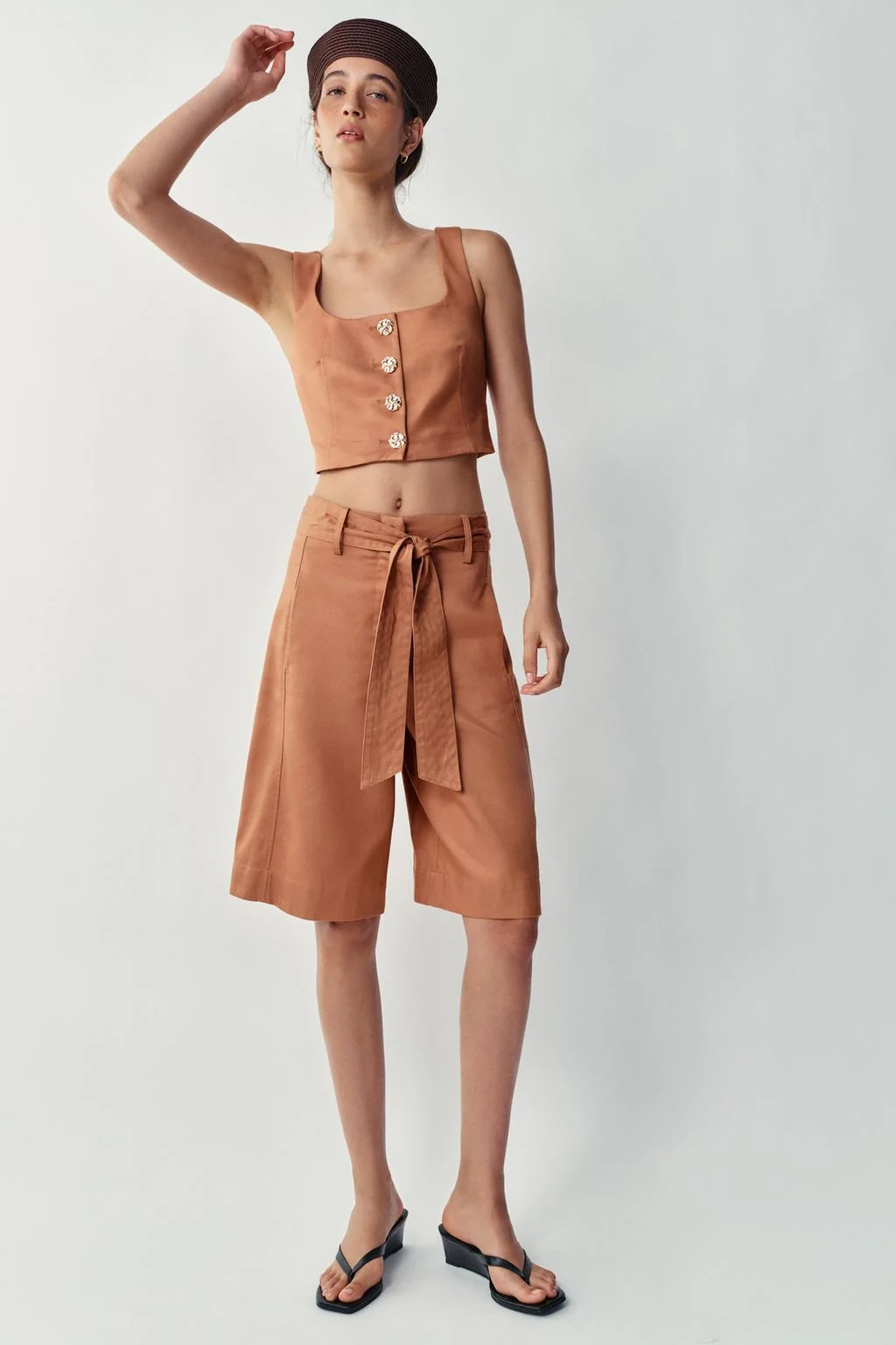 LONG BERMUDA SHORTS WITH BELT