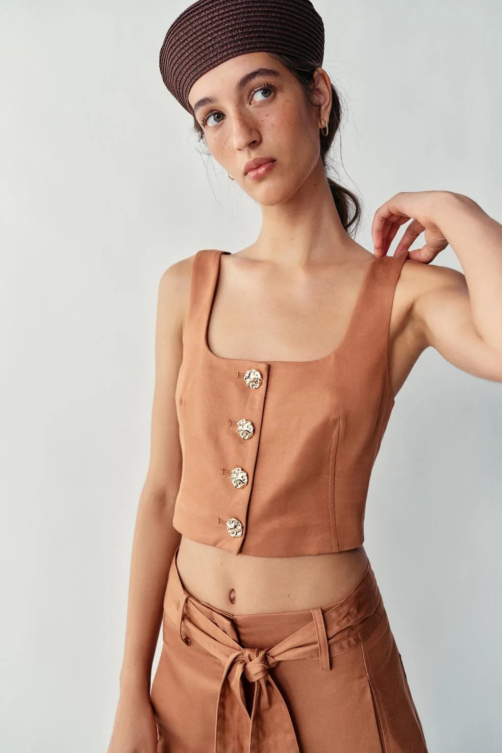 CROPPED GOLD BUTTON WAISTCOAT