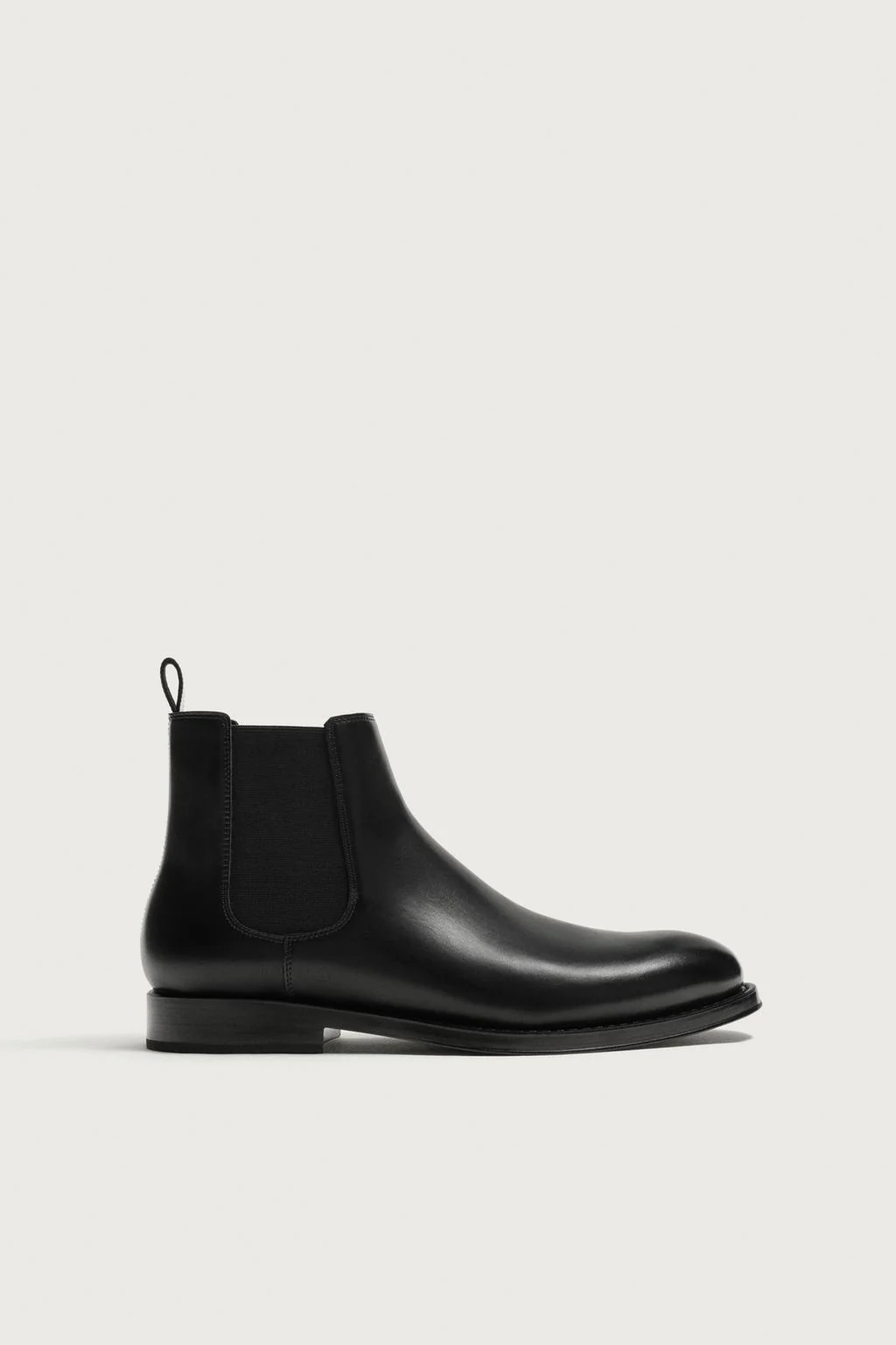 POINTED TOE CHELSEA BOOTS