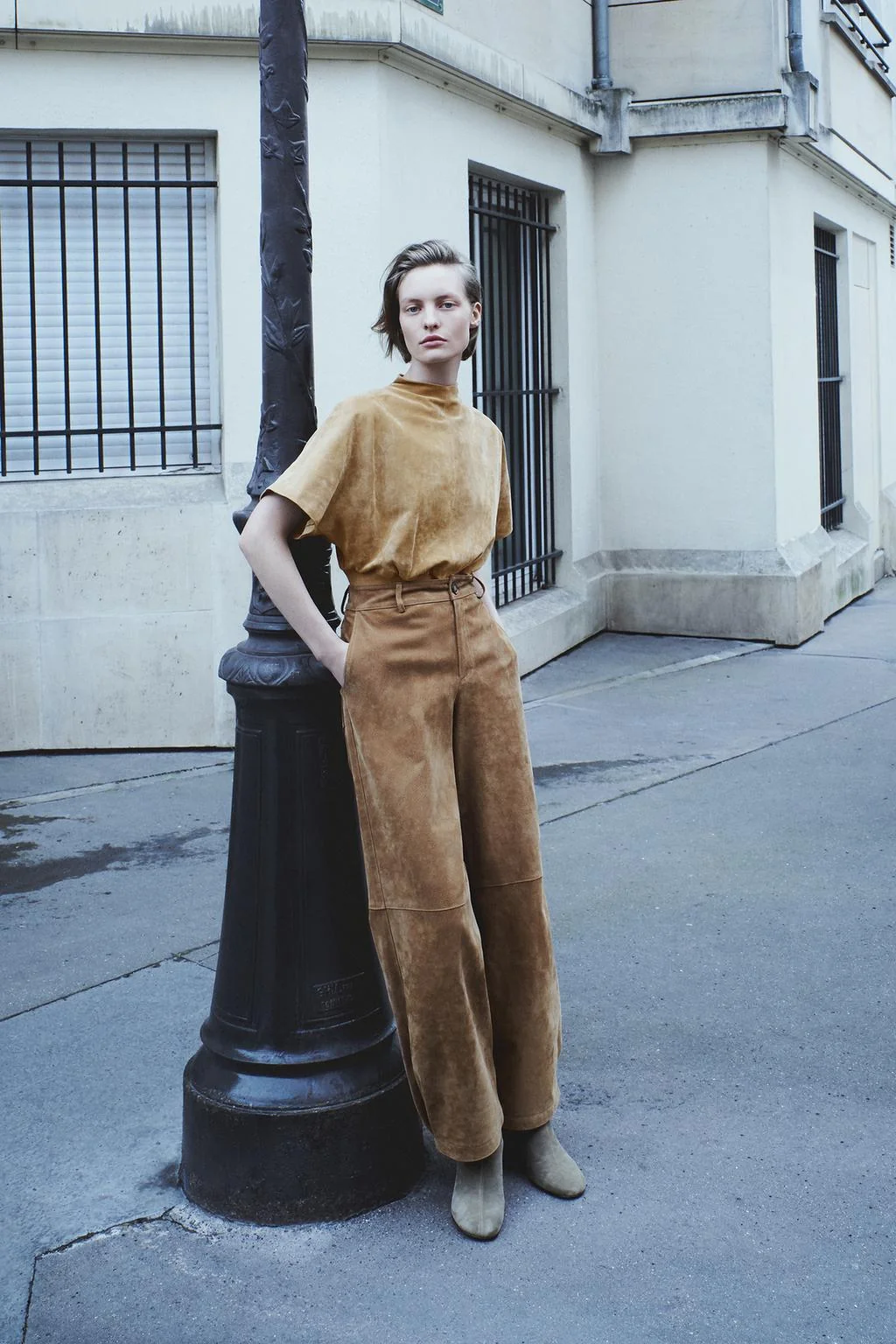 Брюки из 100% замши