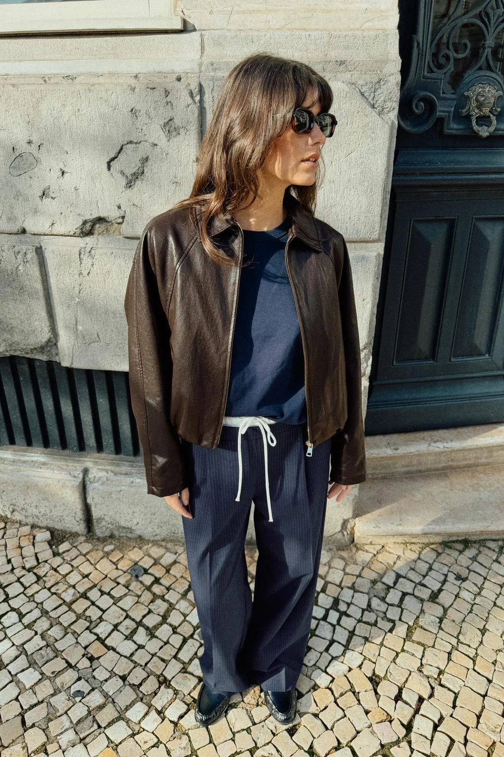 Брюки с широкими штанинами с двойным поясом