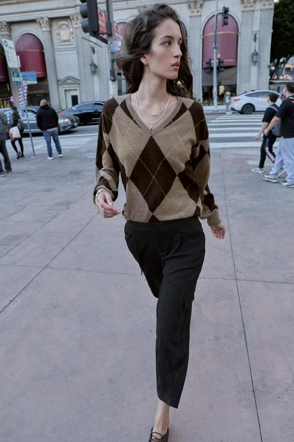 Брюки-морковки с карманами