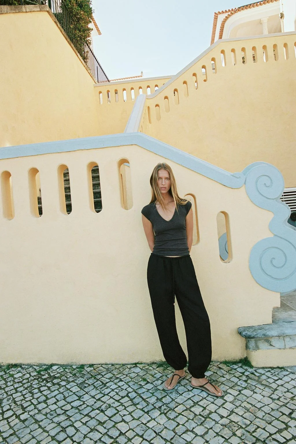 Брюки-сарабы с резинкой на талии — Пышный