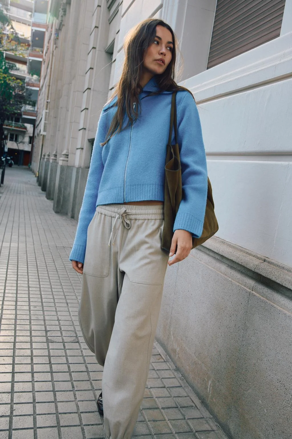 Джоггеры с резинкой на манжетах