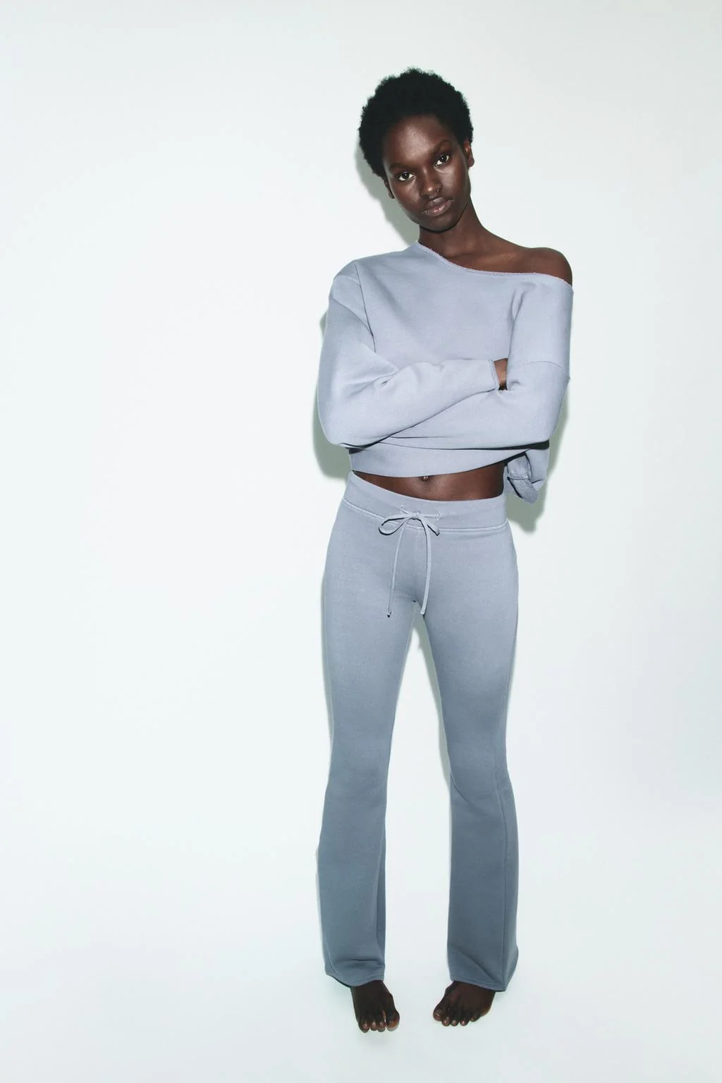 Брюки-клеш с эффектом выцветания