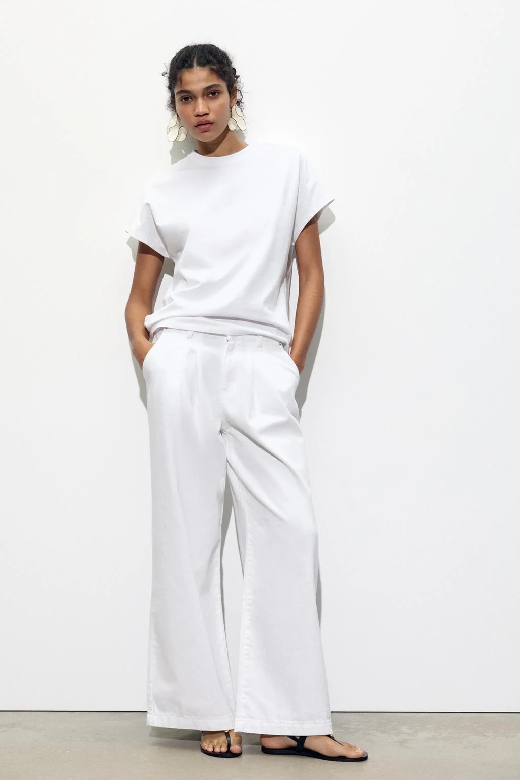 Футболка с опущенным рукавом — Белый