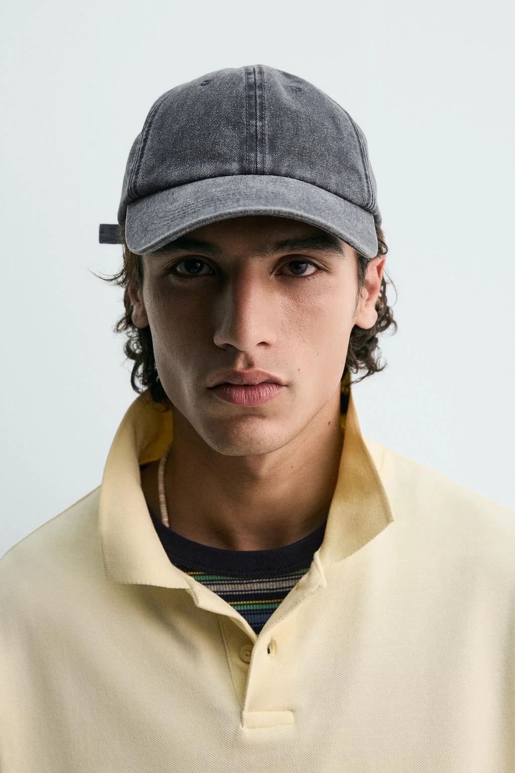 Кепка с эффектом потёртости