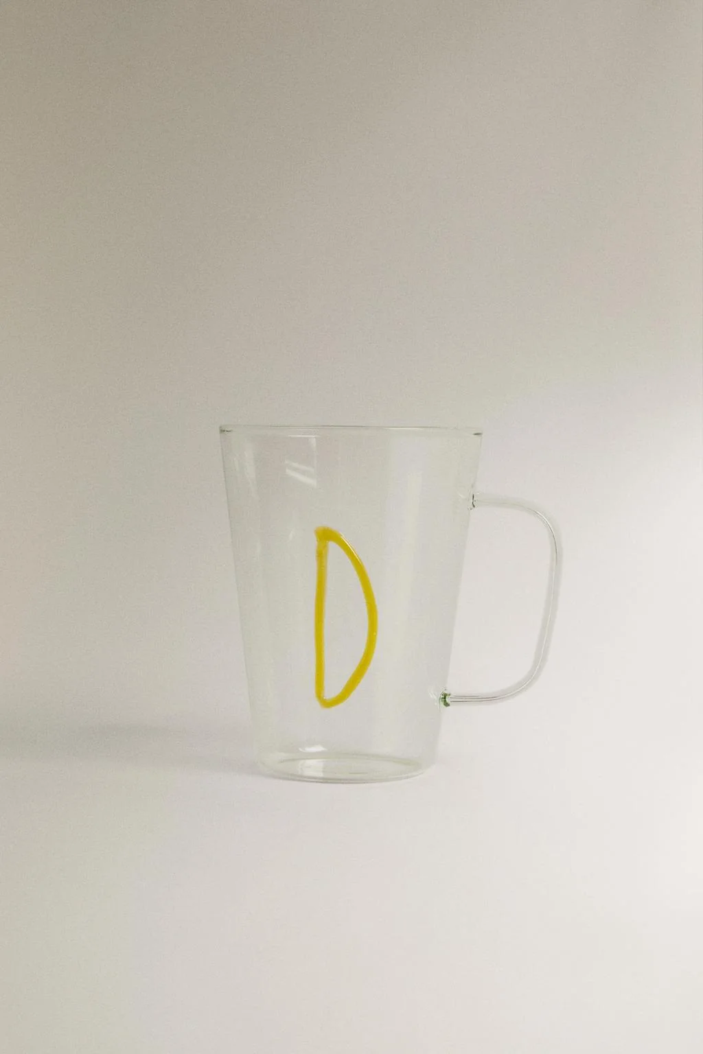 Кружка из боросиликатного стекла с буквой D — Стеклянная посуда