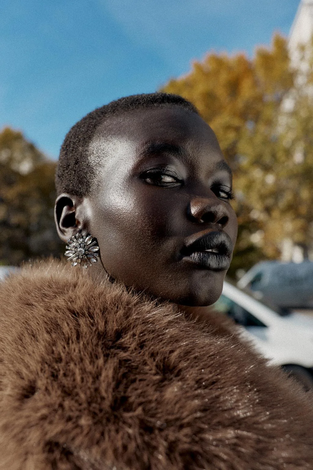 Серьги с цветком и стразами