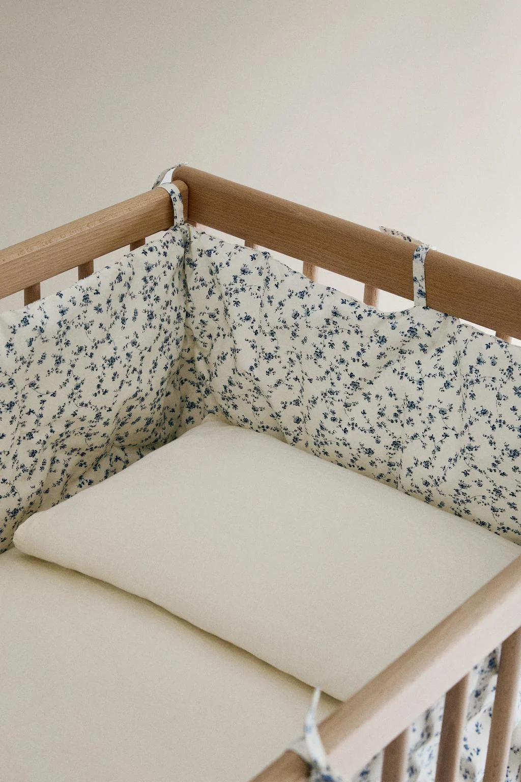 Синяя цветочная наволочка на детскую кроватку — Корпусы для кресла | подъемные системы