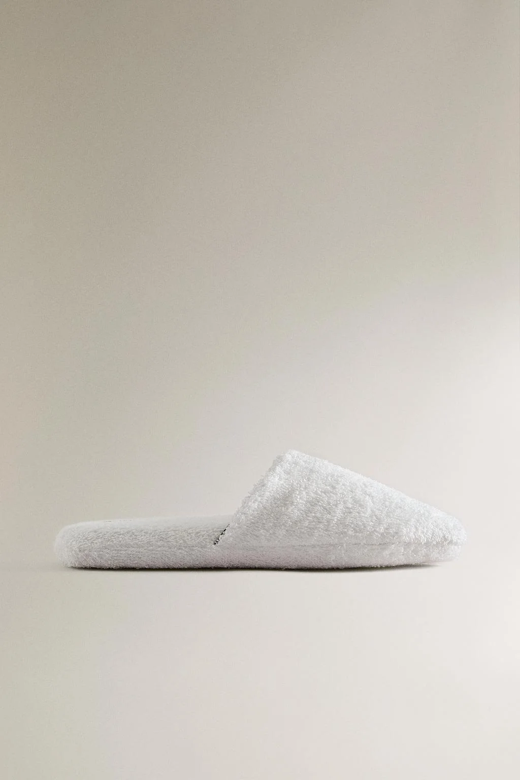 ВАФЕЛЬНЫЕ ТАПОЧКИ ДЛЯ ВАННОЙ С ОКАНТОВКОЙ — Ванная