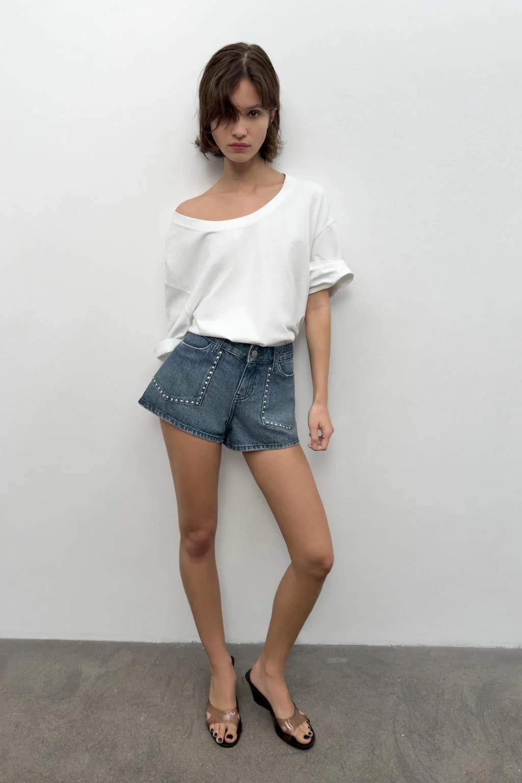 Джинсовые шорты TRF с заклёпками — DENIM