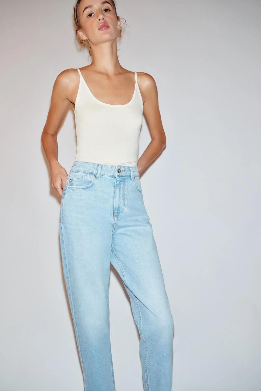 Z1975 джинсы mom fit с высокой посадкой