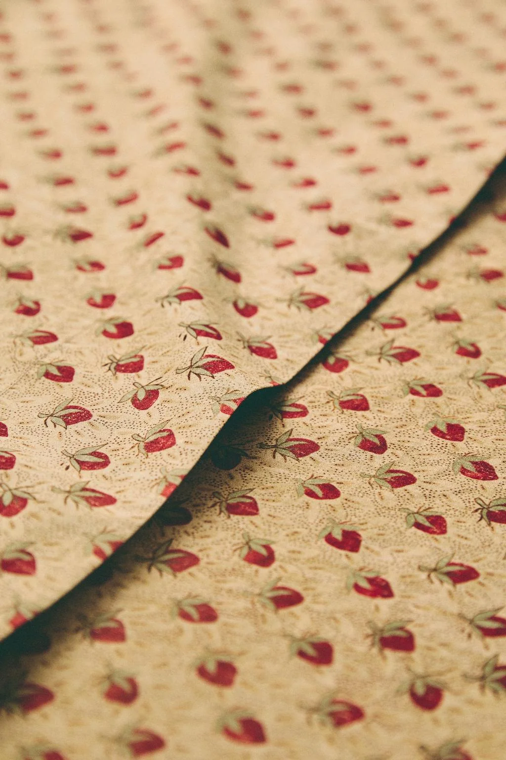 Strawberry percale простыня | Katharine Pole