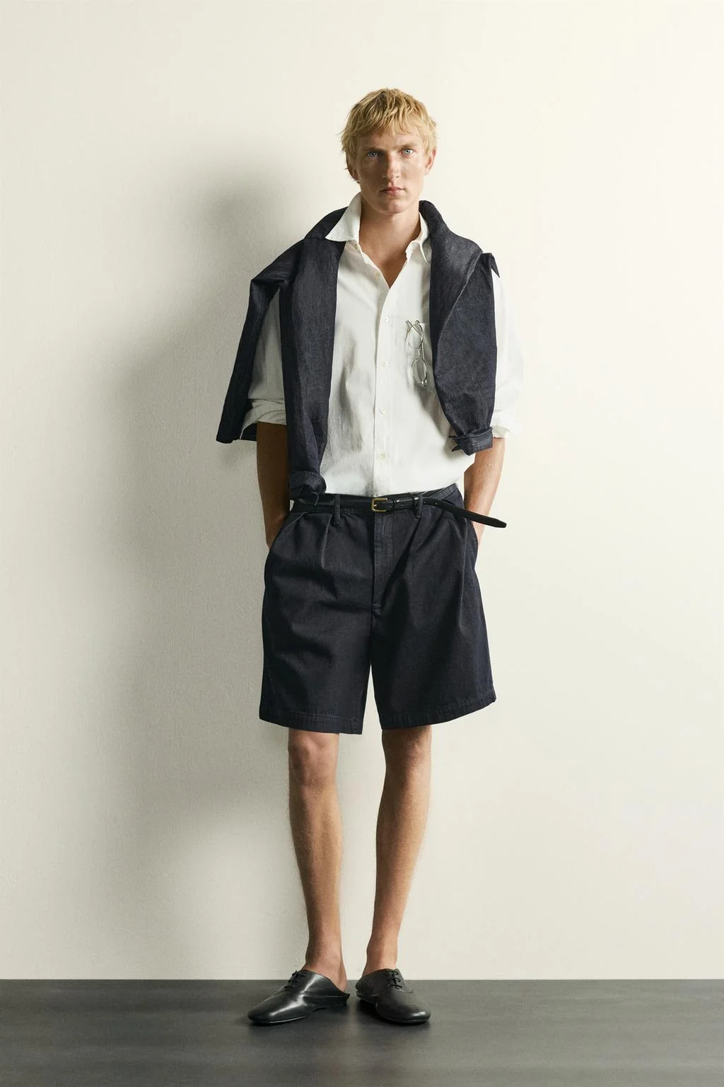PLEATED RELAXED FIT DENIM CHINO BERMUDA SHORTS