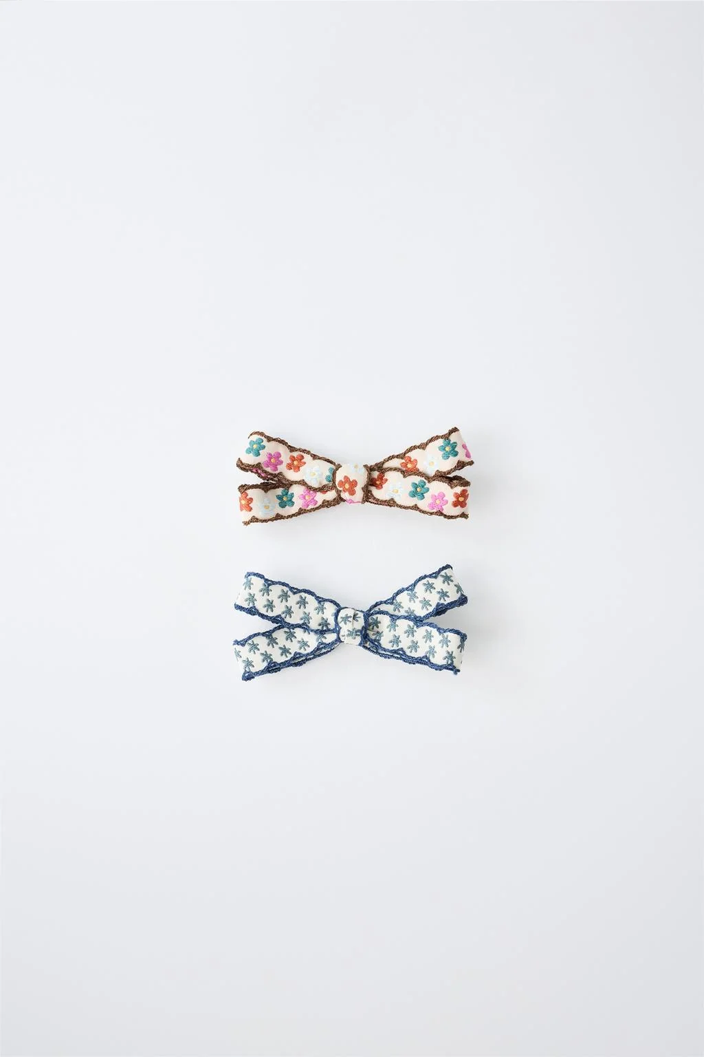 2-PACK OF EMBROIDERED BOW HAIR CLIPS