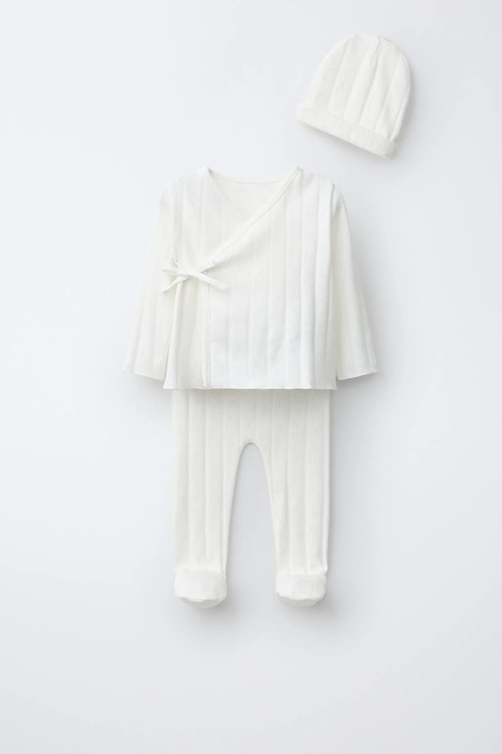 NEWBORN APPLE SET WITH POUCH