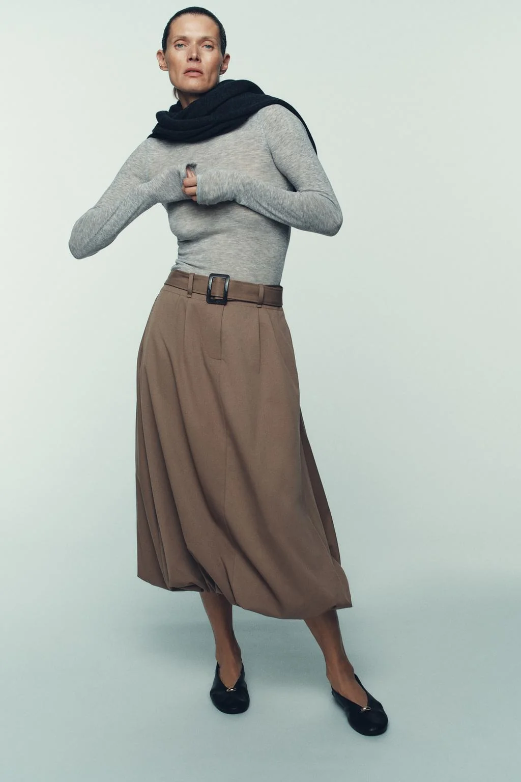 Юбка миди с эффектом баллон и поясом