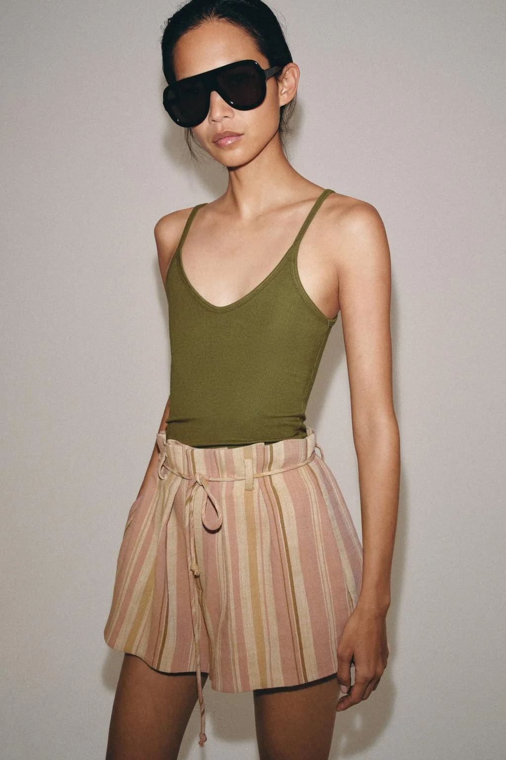 Рубчатый топ на бретелях