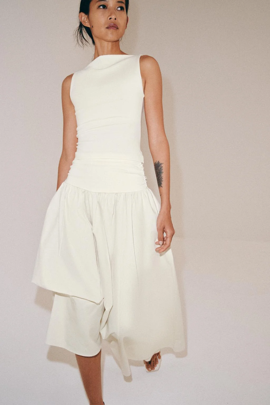 Контрастная пышная юбка