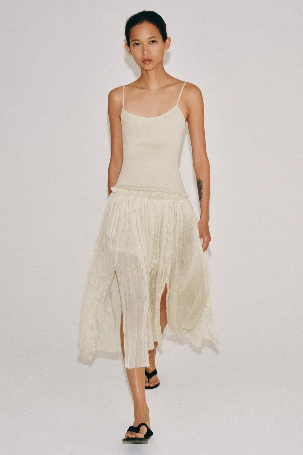 Комбинированное миди-платье