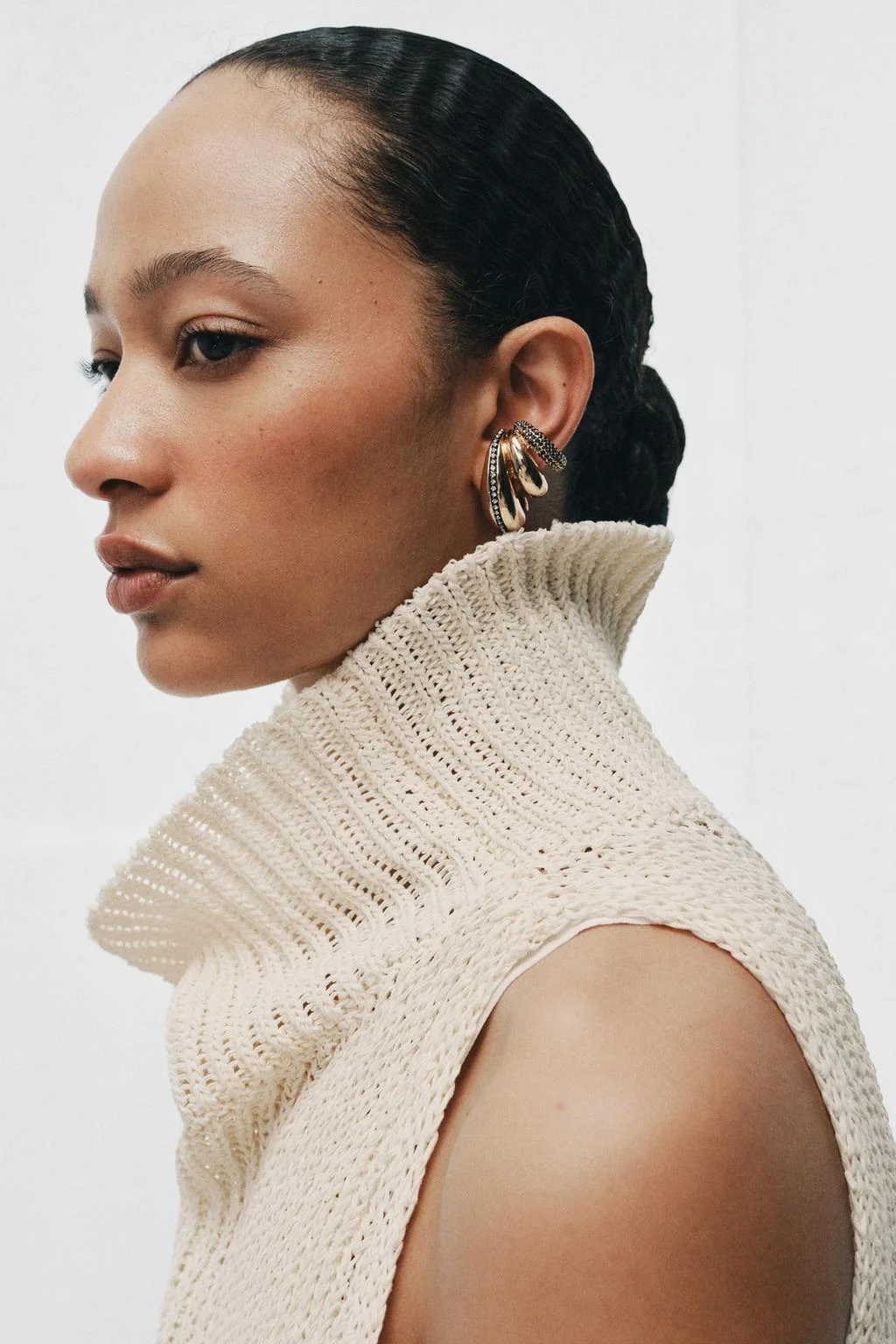 Макси-сережки-обручи со стразами