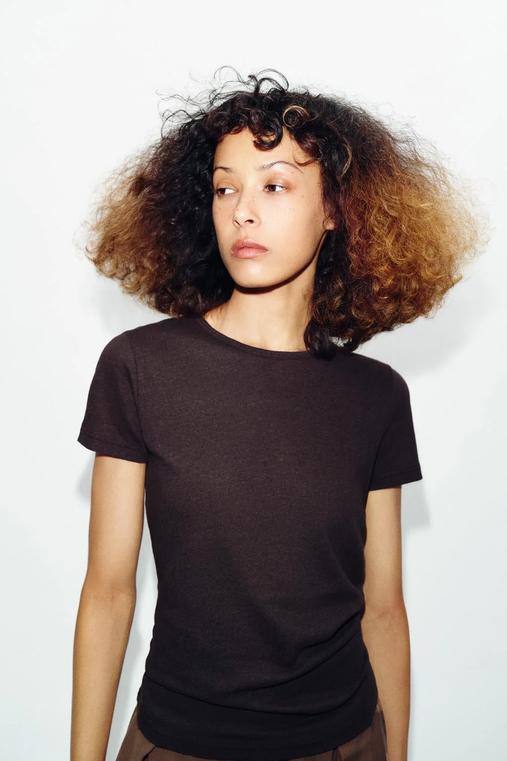 Футболка из льняной смеси с коротким рукавом