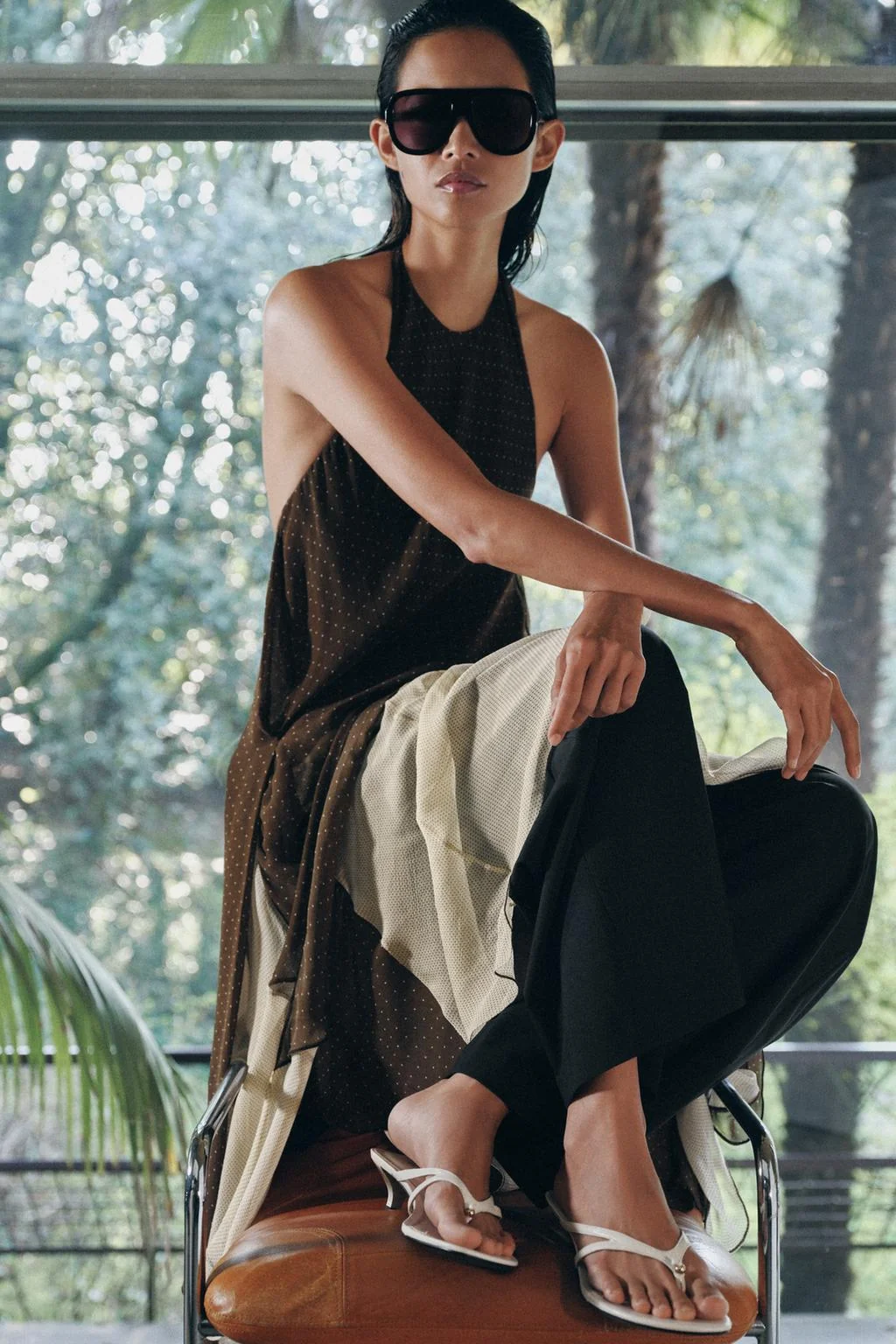 Кожаные сандалии с металлическим декором