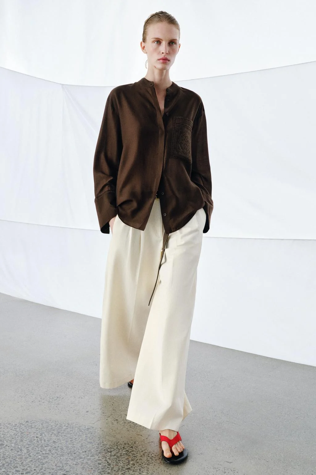 Кожаные сандалии на плоской подошве