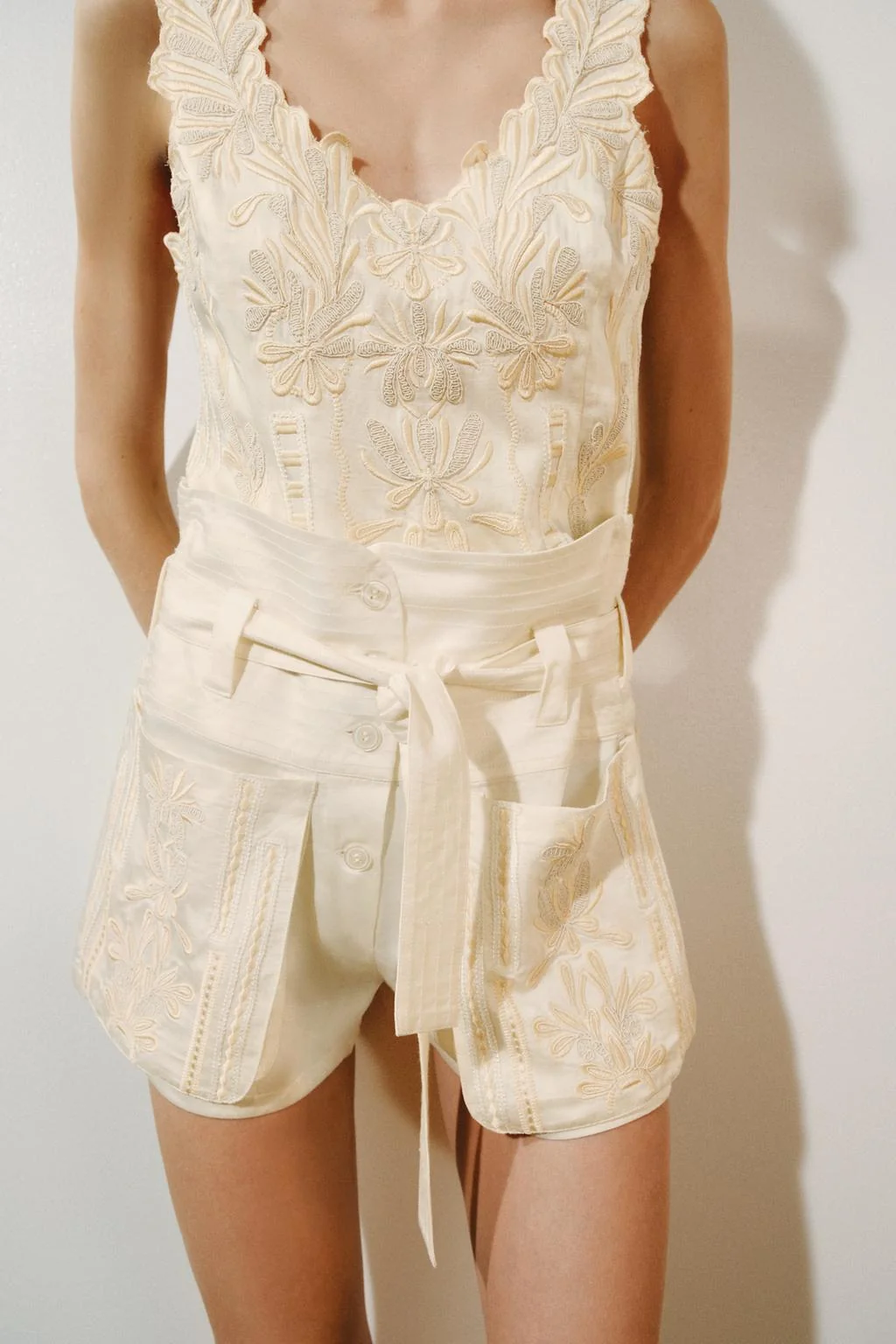 ZW COLLECTION Вышитые бермуды