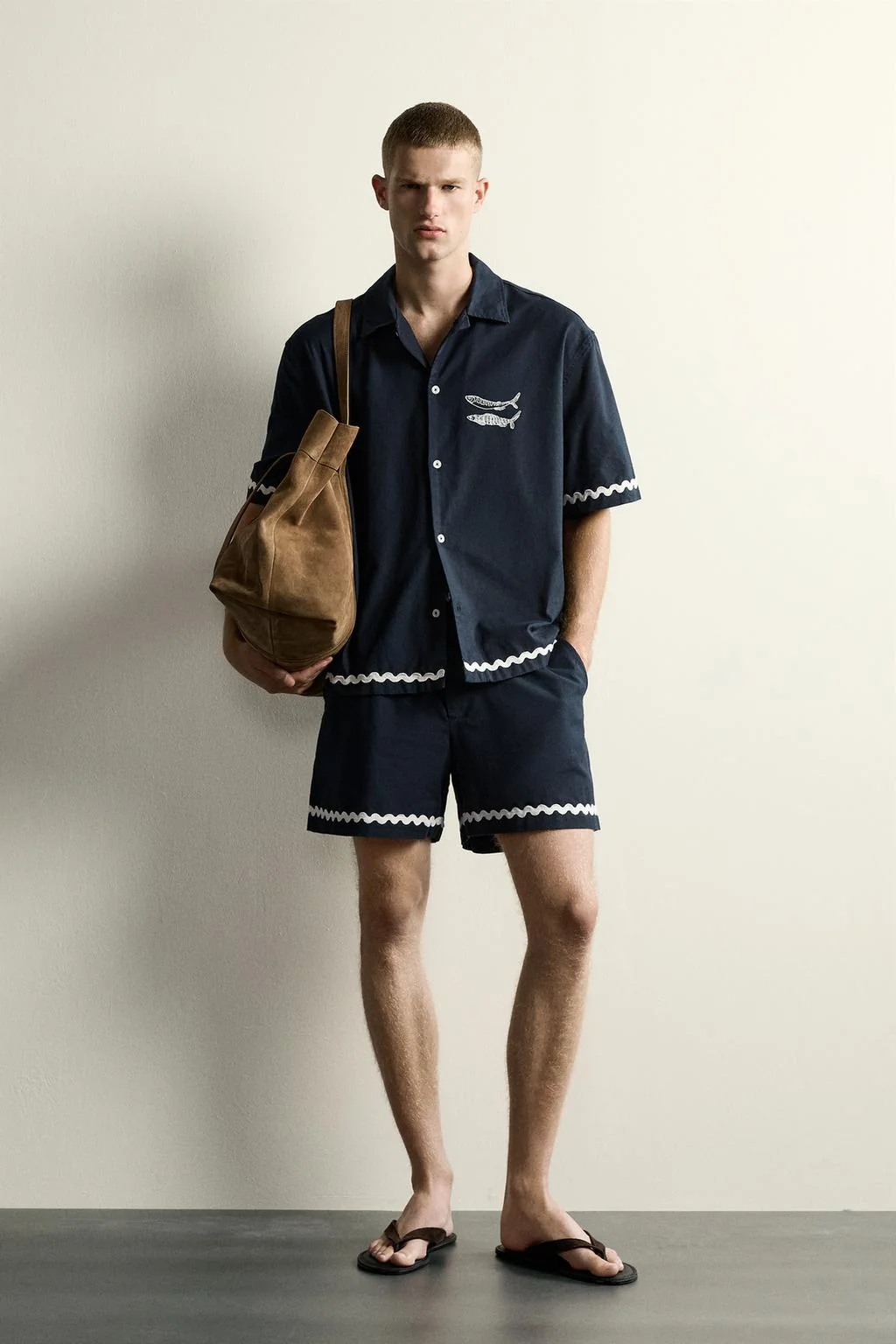 FISH EMBROIDERY SHORT BERMUDA SHORTS
