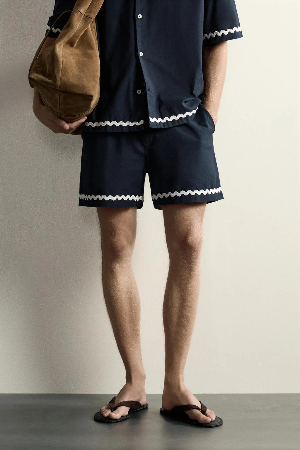 FISH EMBROIDERY SHORT BERMUDA SHORTS