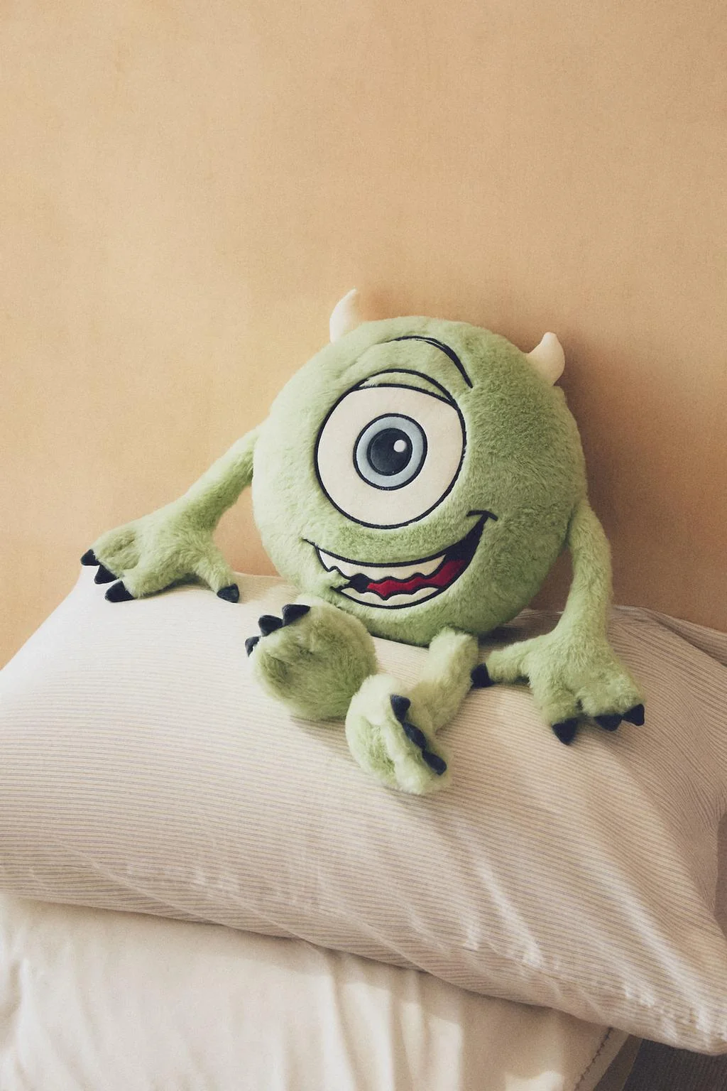 Детская подушка Mike Wazowski Monsters, Inc. ©Disney/Pixar