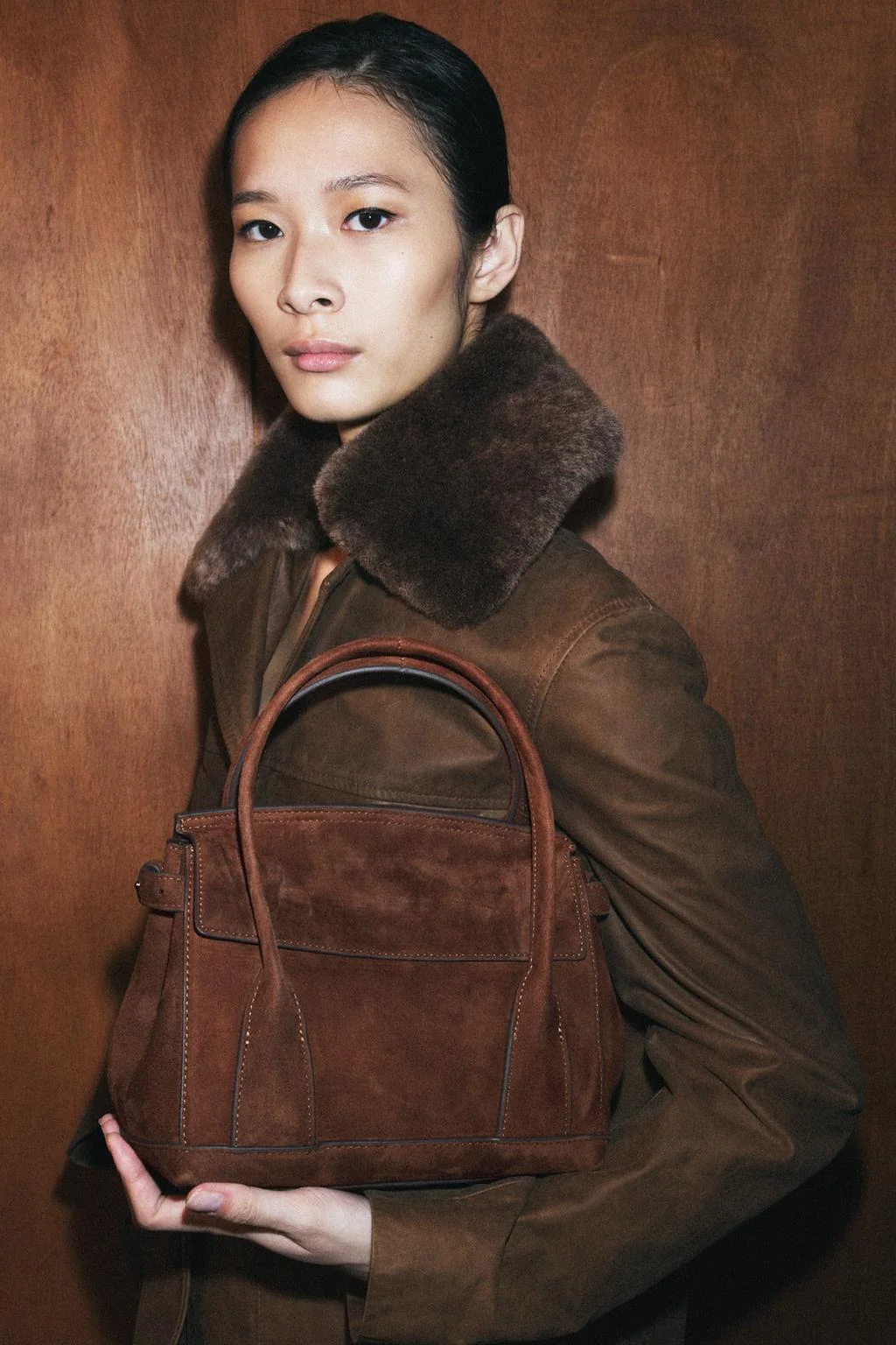 Мини-городская сумка из кожи