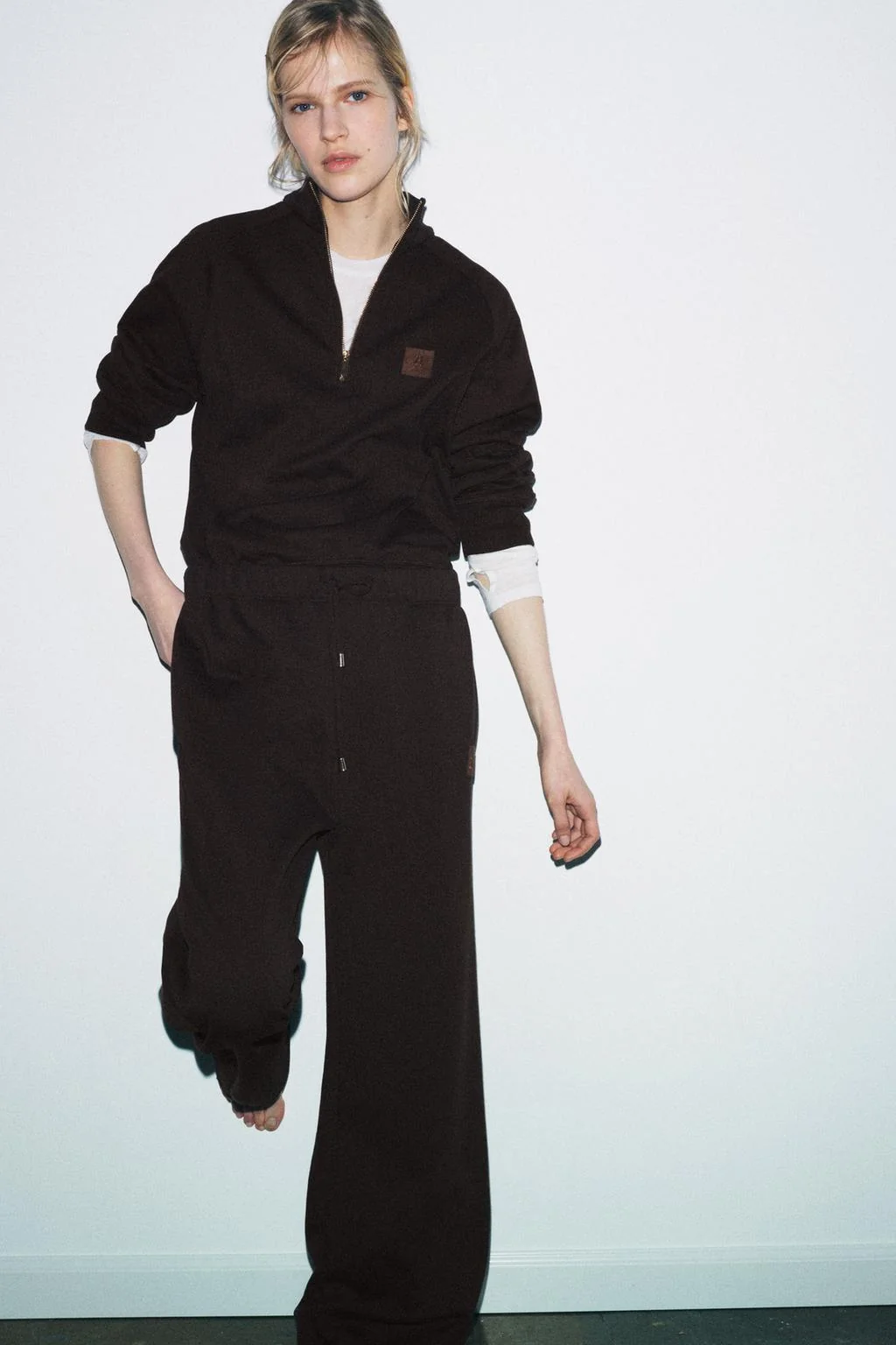 Свитшот с нашивкой и молнией — Свитшоты | Джоггеры