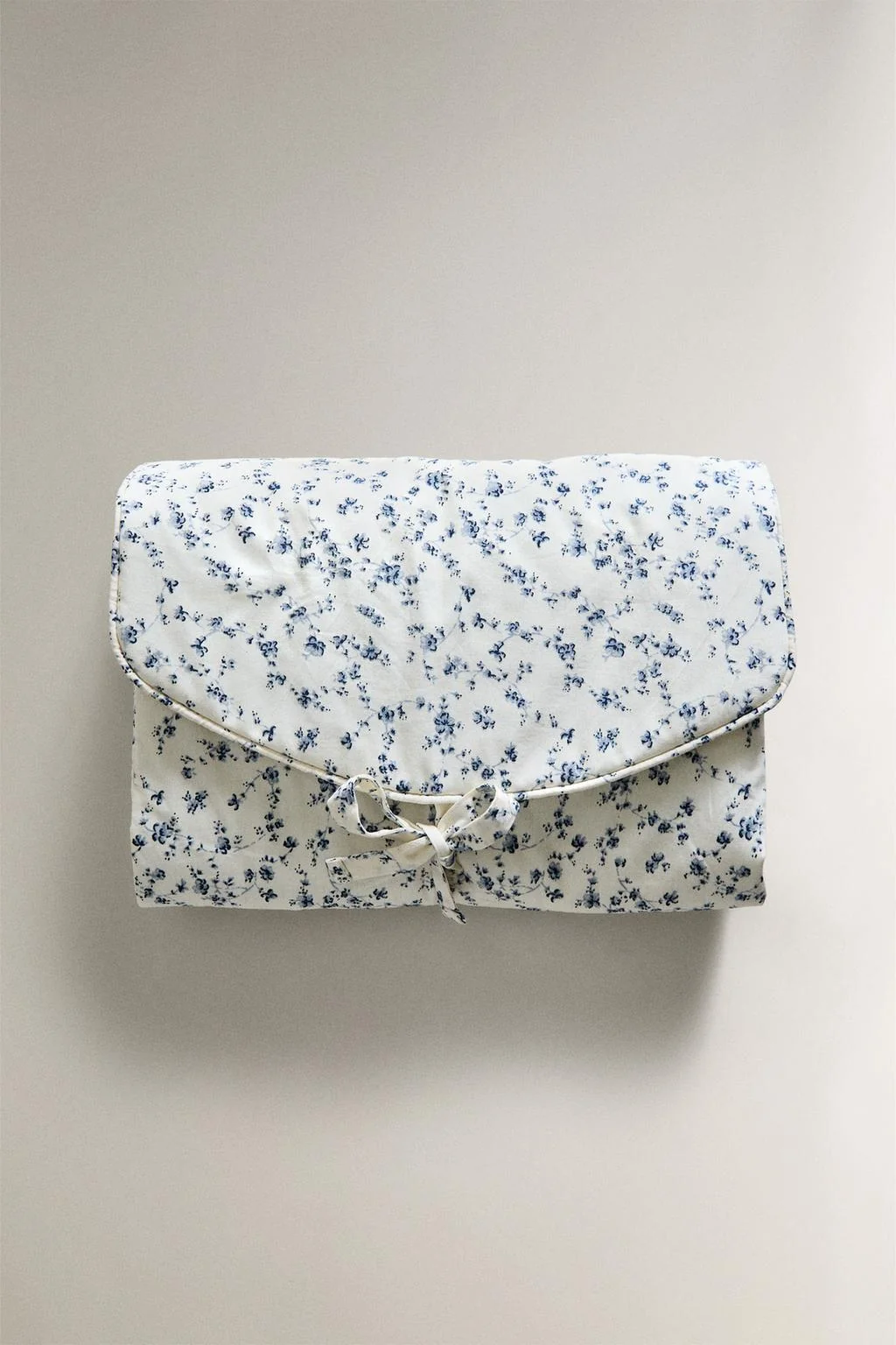 Синяя цветочная детская пеленка — ПЛОЩАДКИ ДЛЯ СМЕНЫ и ХОЛОДИЛЬНИКИ