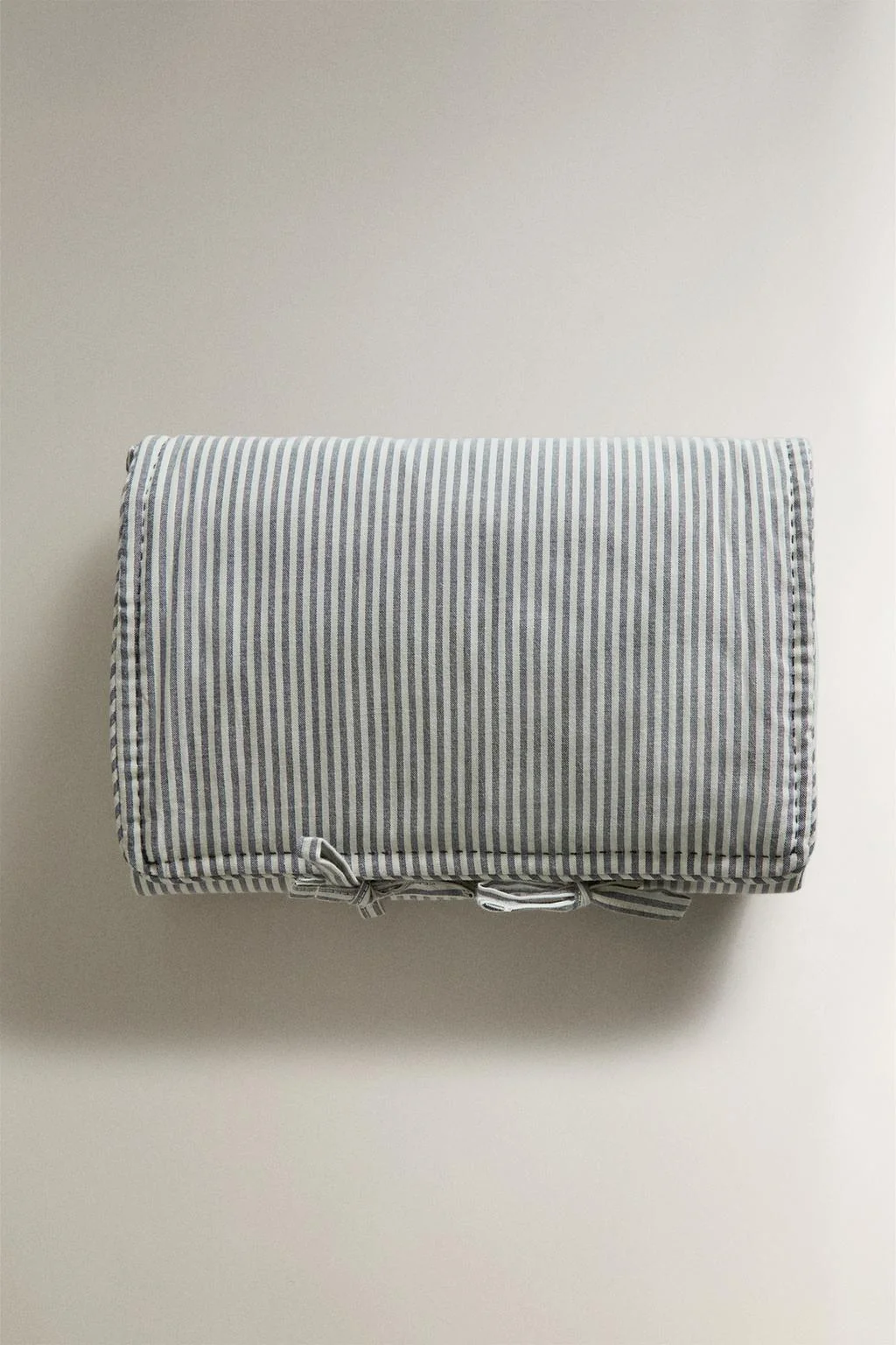 Полосатый пеленальный столик — ПЛОЩАДКИ ДЛЯ СМЕНЫ и ХОЛОДИЛЬНИКИ