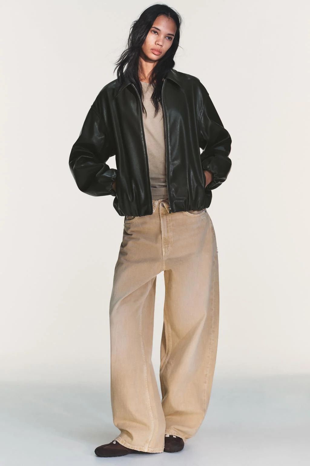 Куртка с эффектом кожи с эластичными деталями — Верхняя одежда