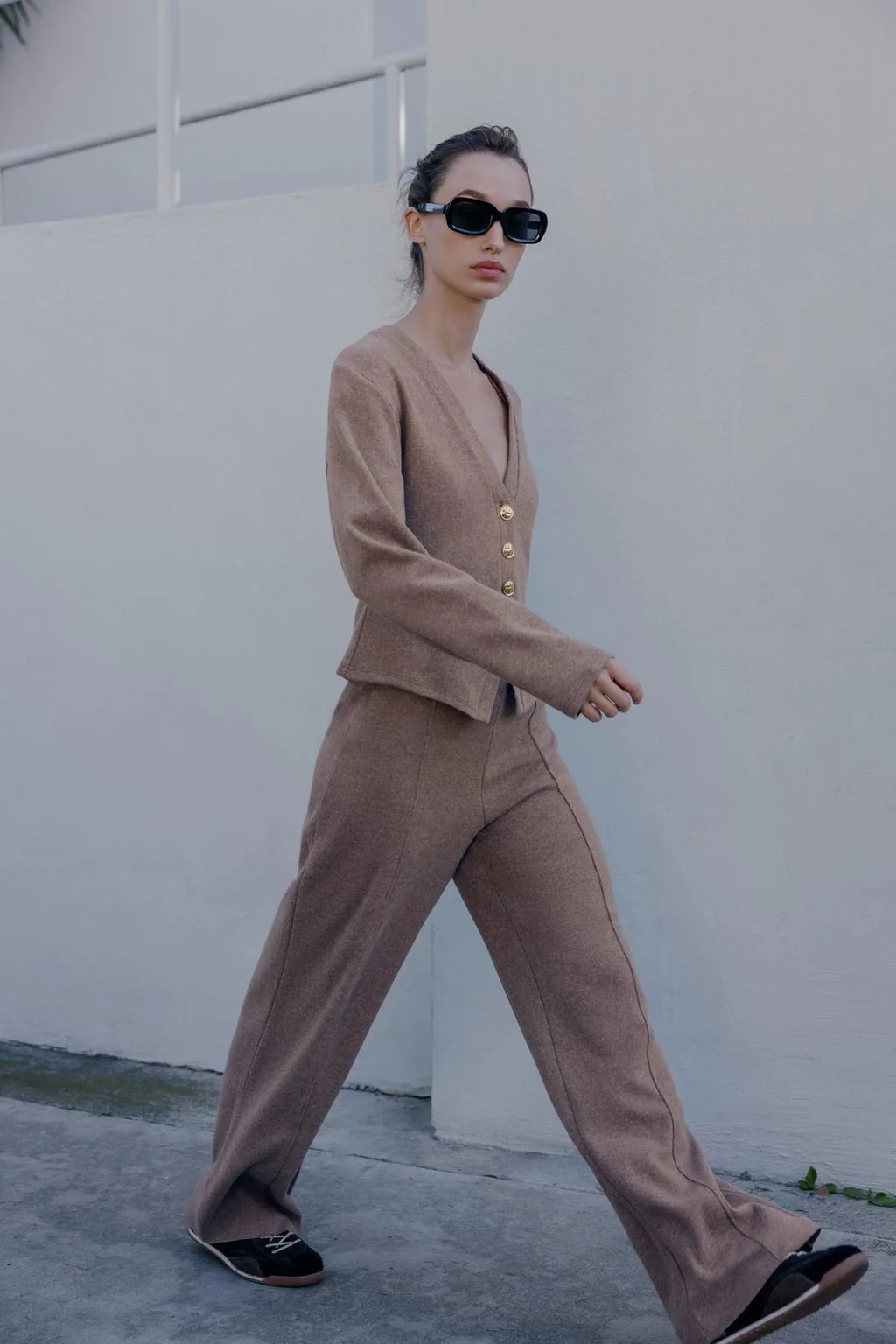 Брюки палazzo с мягким покрытием