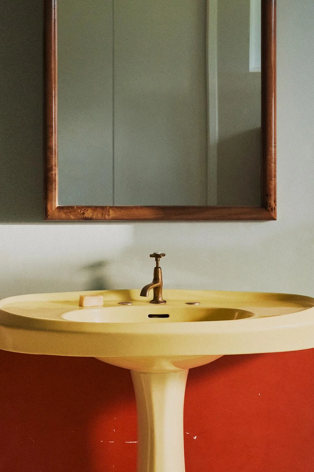 POPLAR WOODEN WALL MIRROR