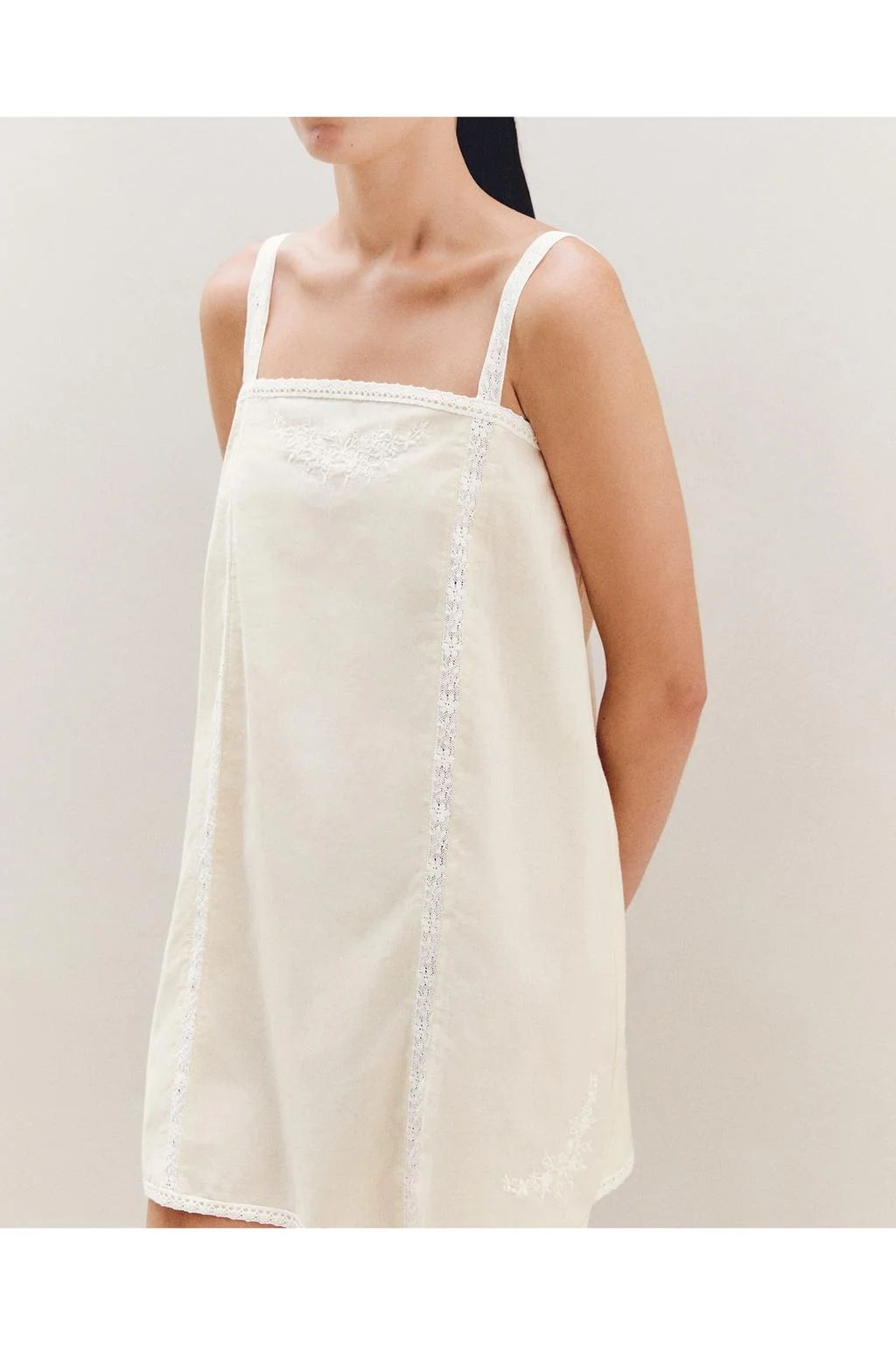 EMBROIDERED COTTON NIGHTDRESS WITH LACE
