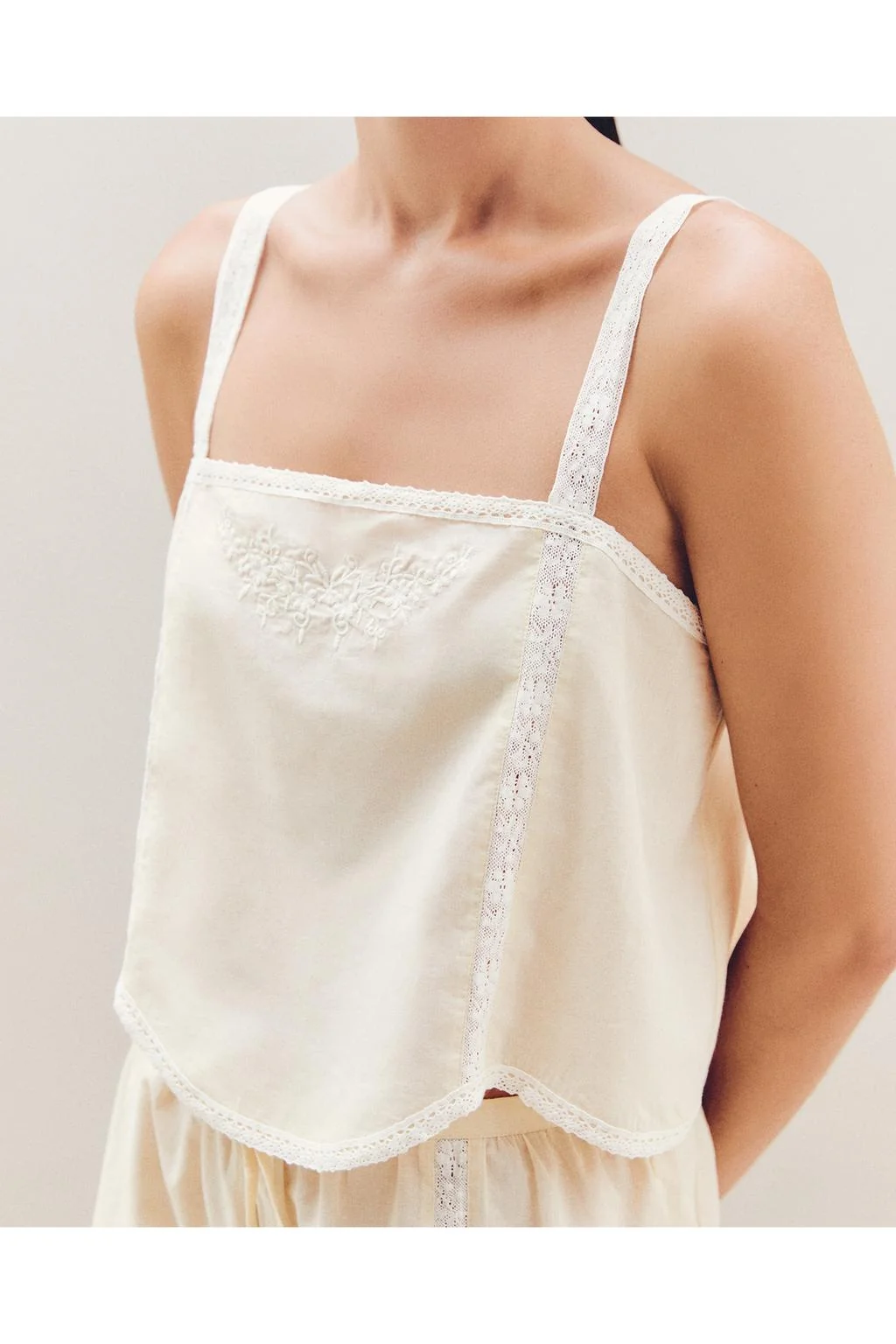COTTON TOP WITH EMBROIDERED LACE