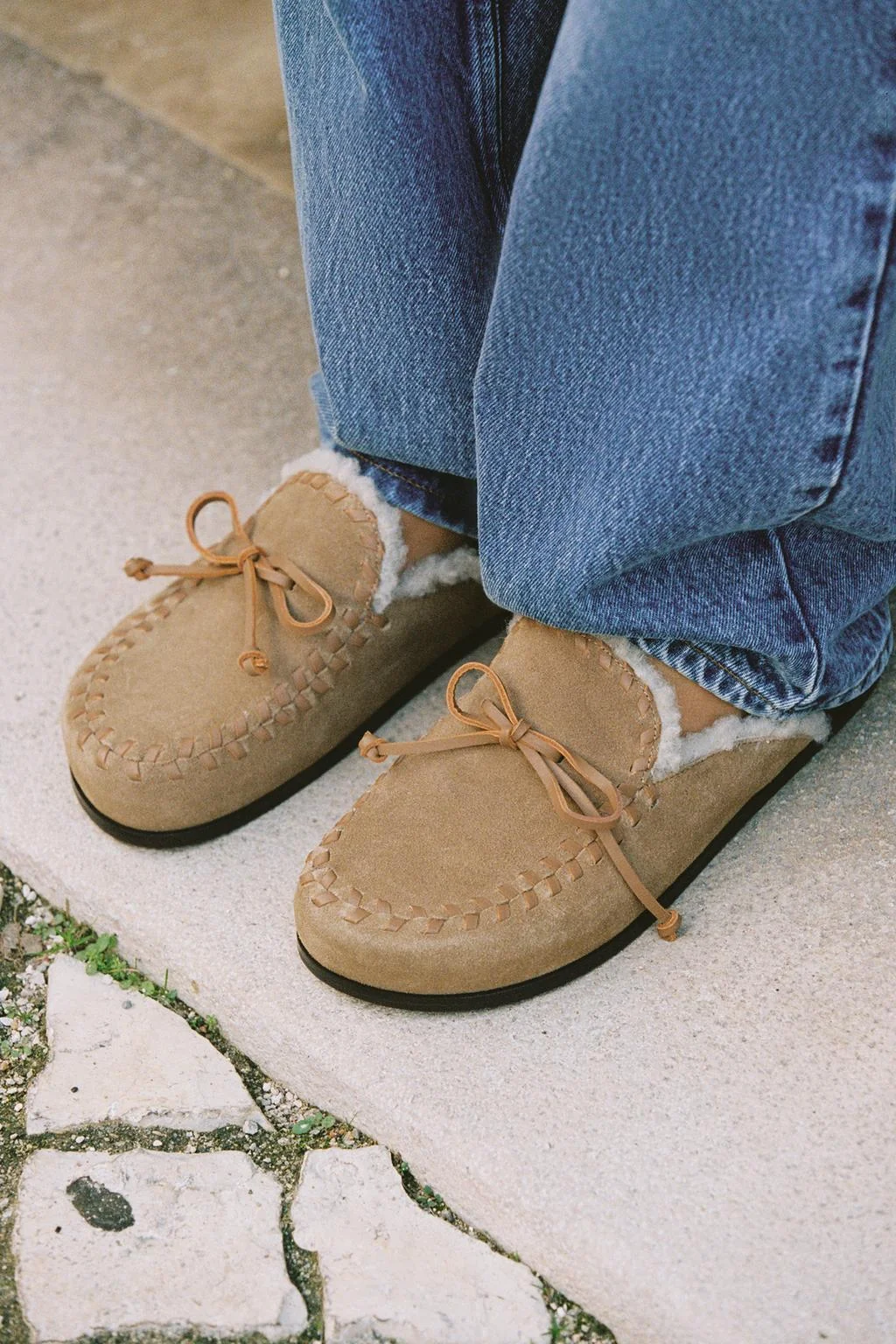 Кожаные сабо с эффектом овчины