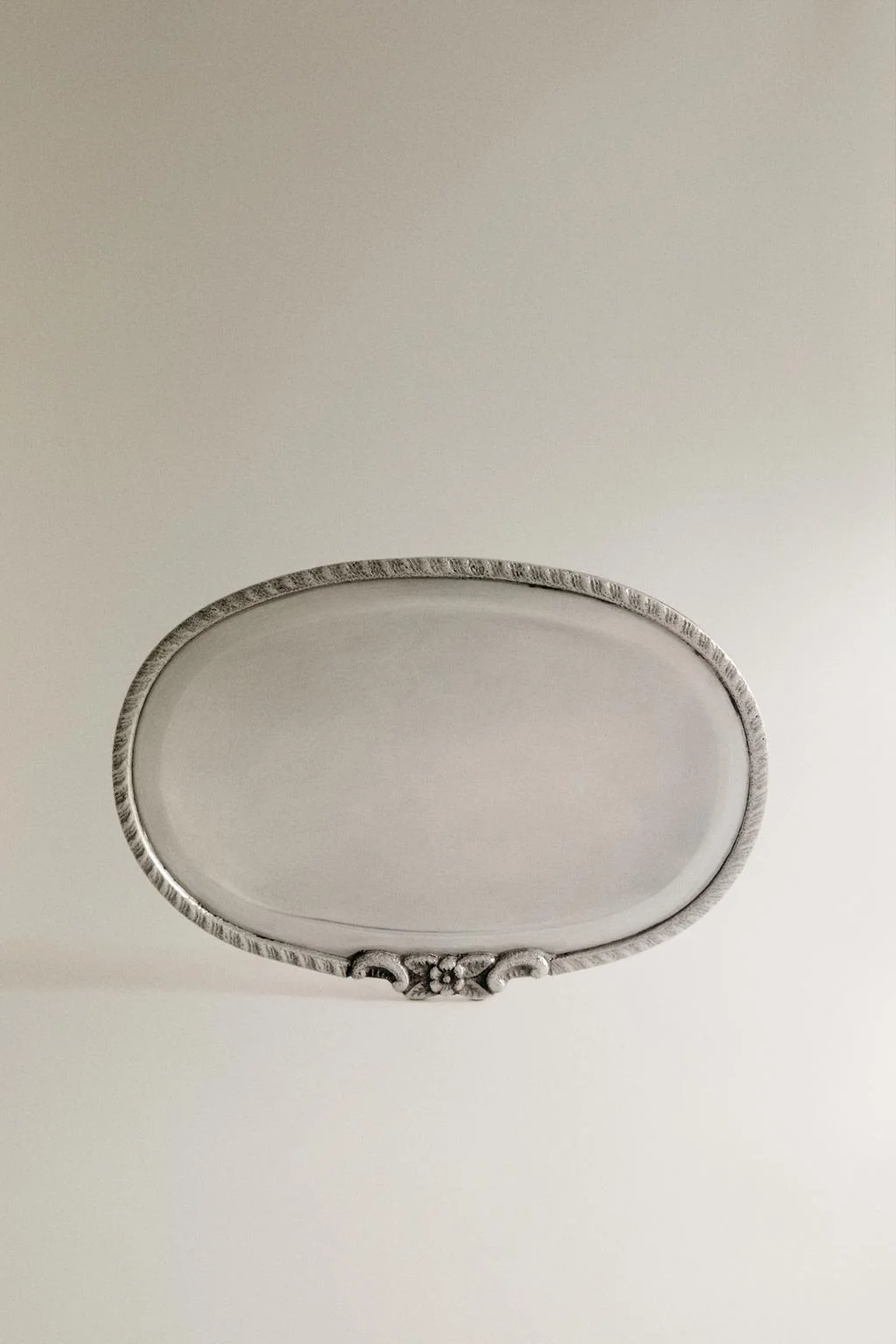 OVAL METAL BATH SOAP DISH