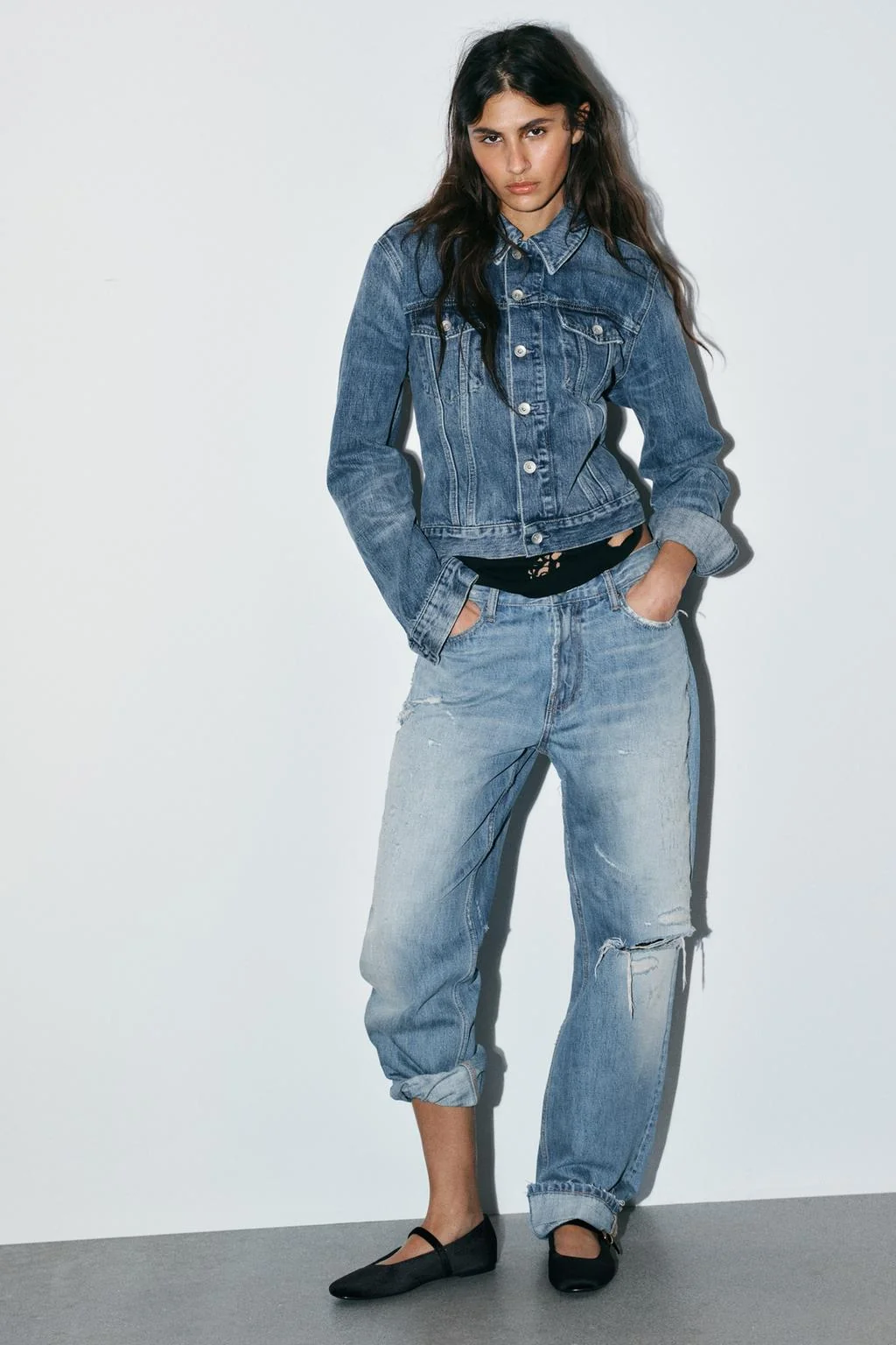 Балетки с бархатным эффектом и пряжкой